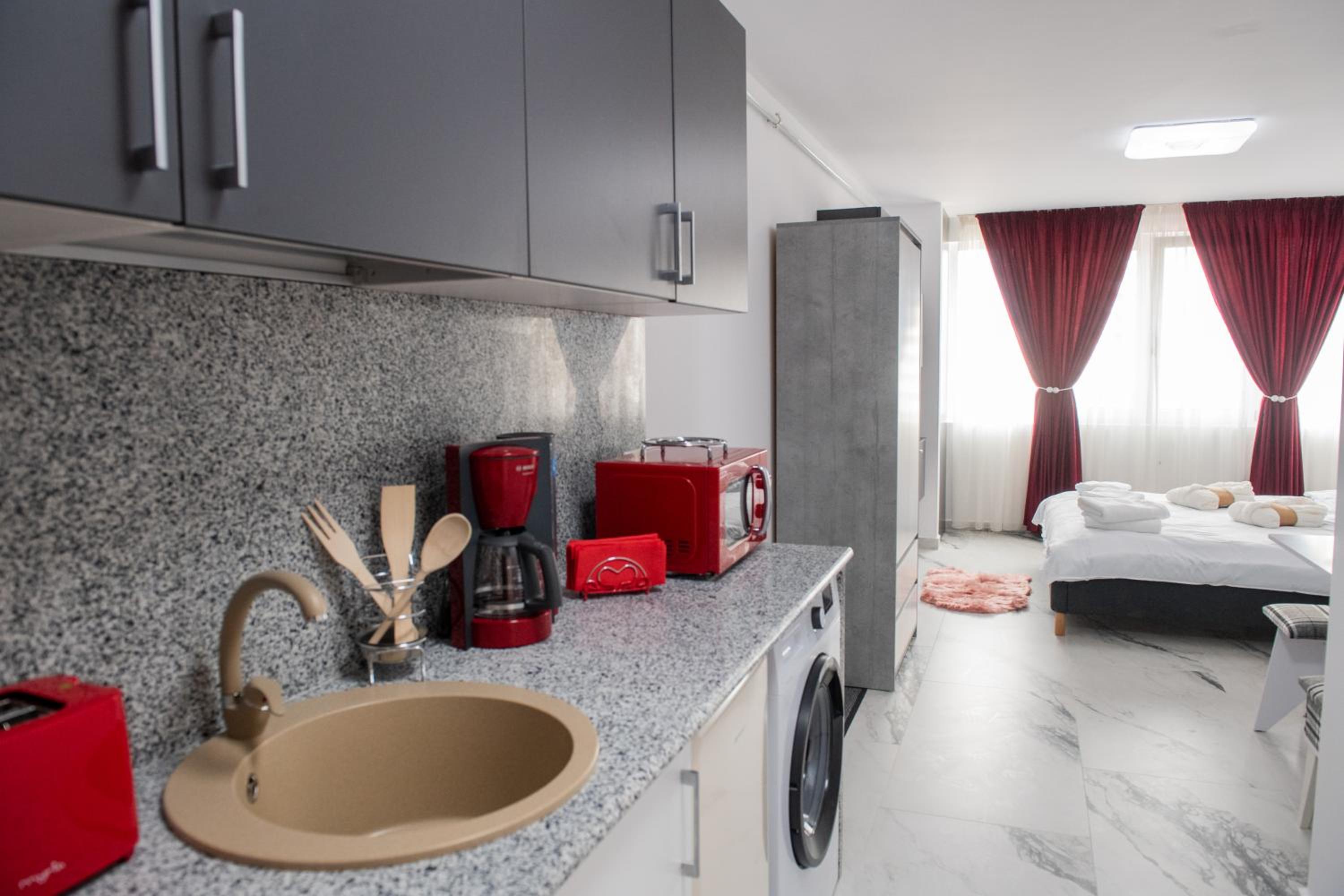 One-Bedroom Apartment - Photo 2