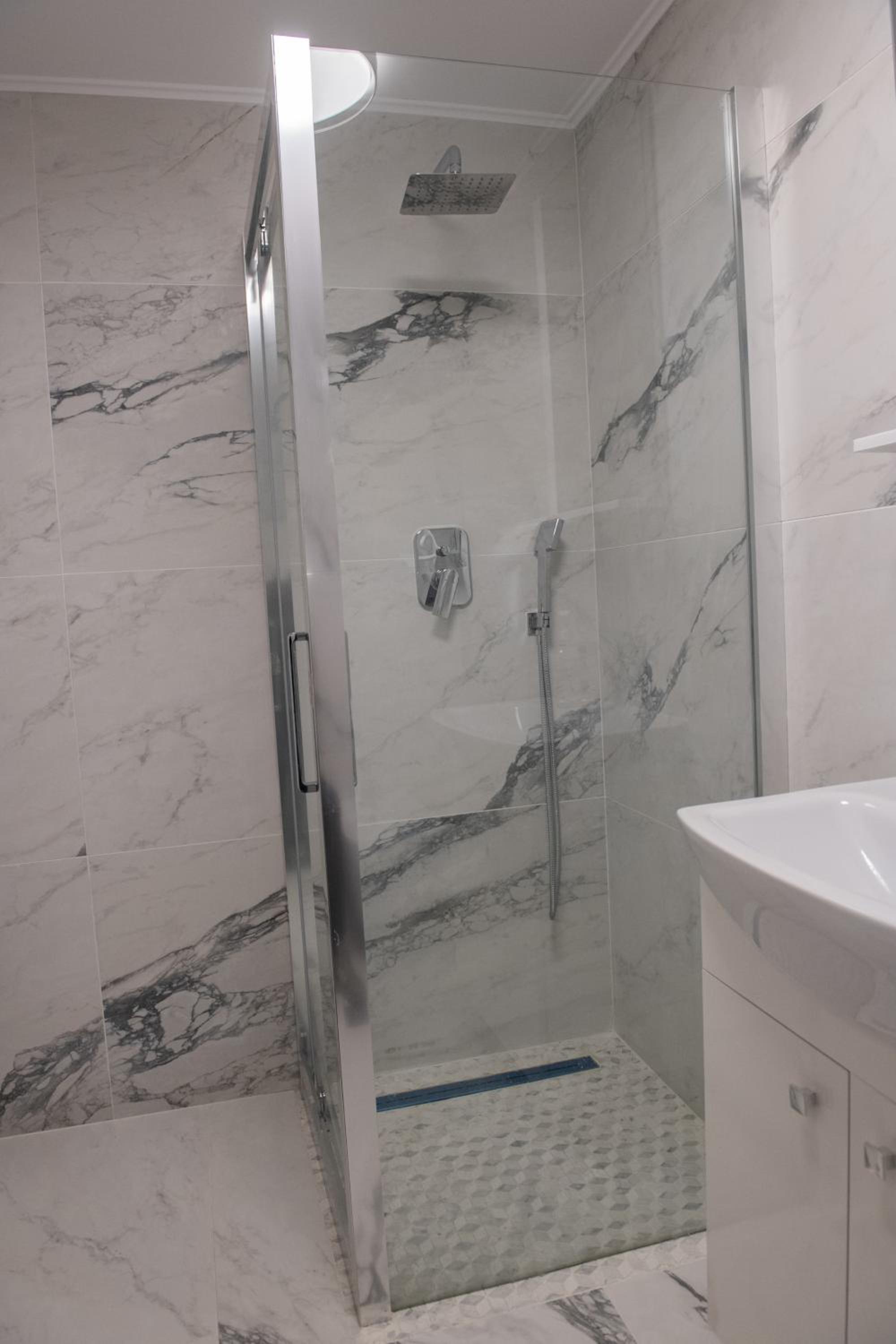 One-Bedroom Apartment - Photo 12