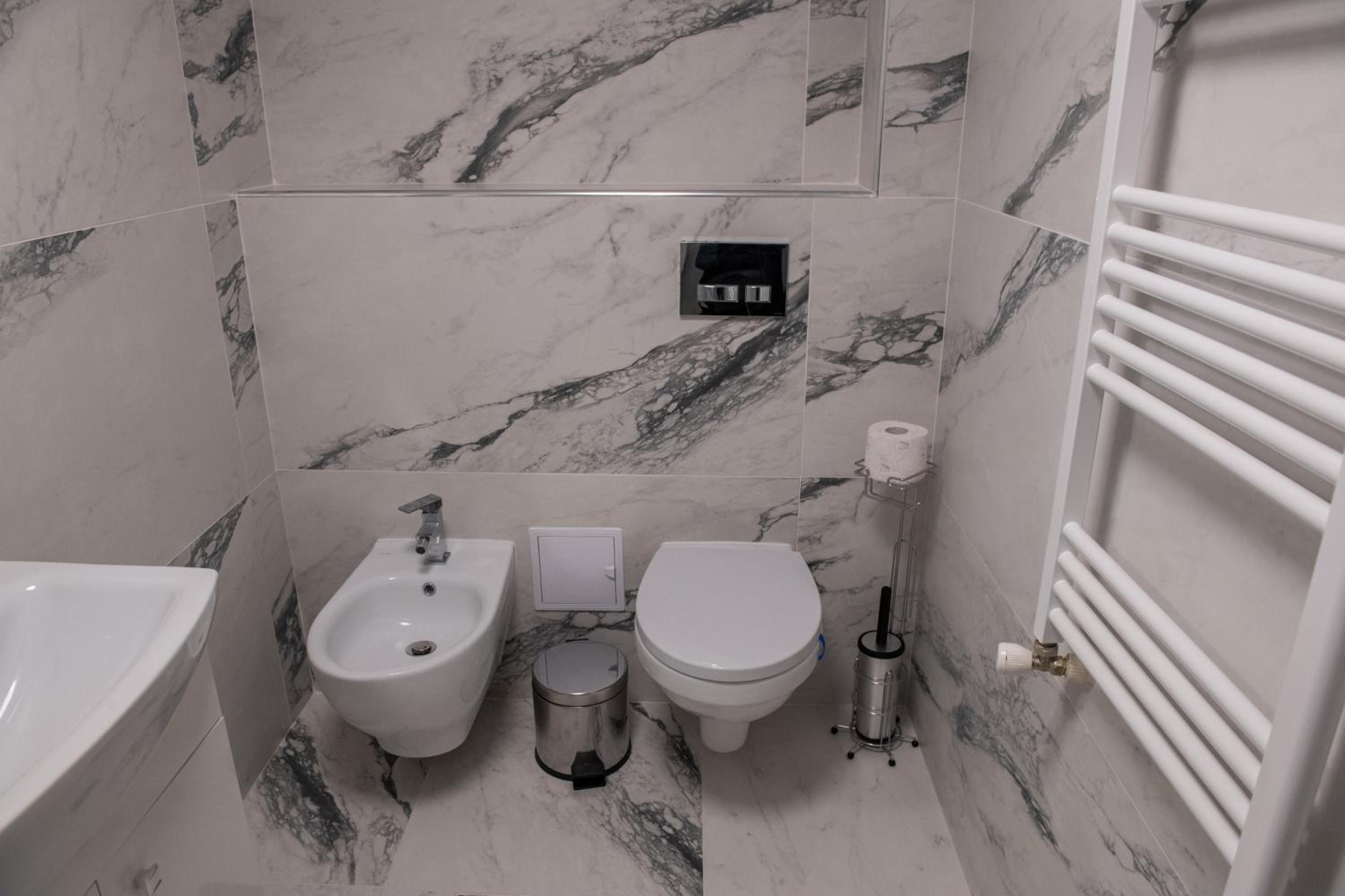 One-Bedroom Apartment - Photo 18