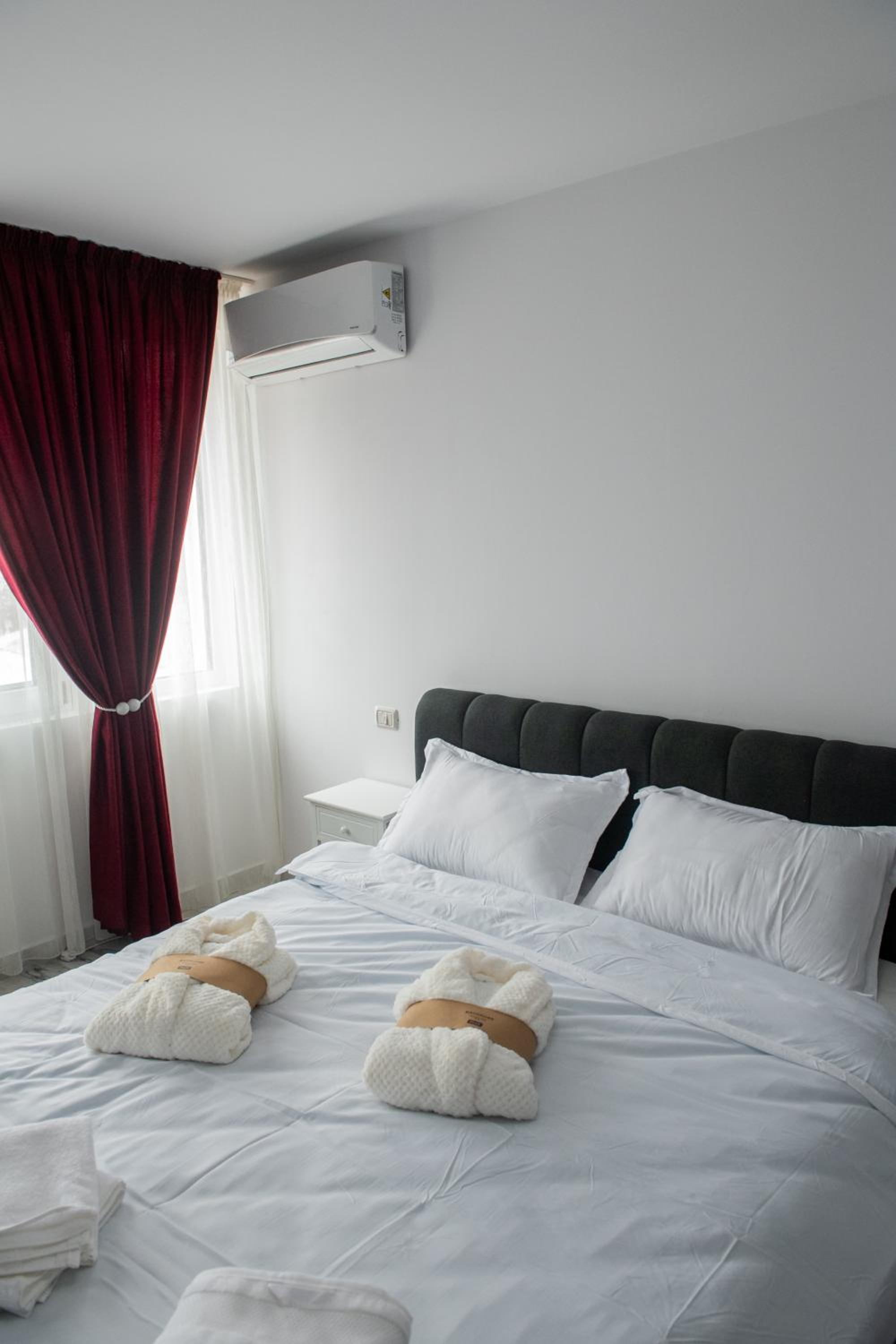 One-Bedroom Apartment - Photo 6