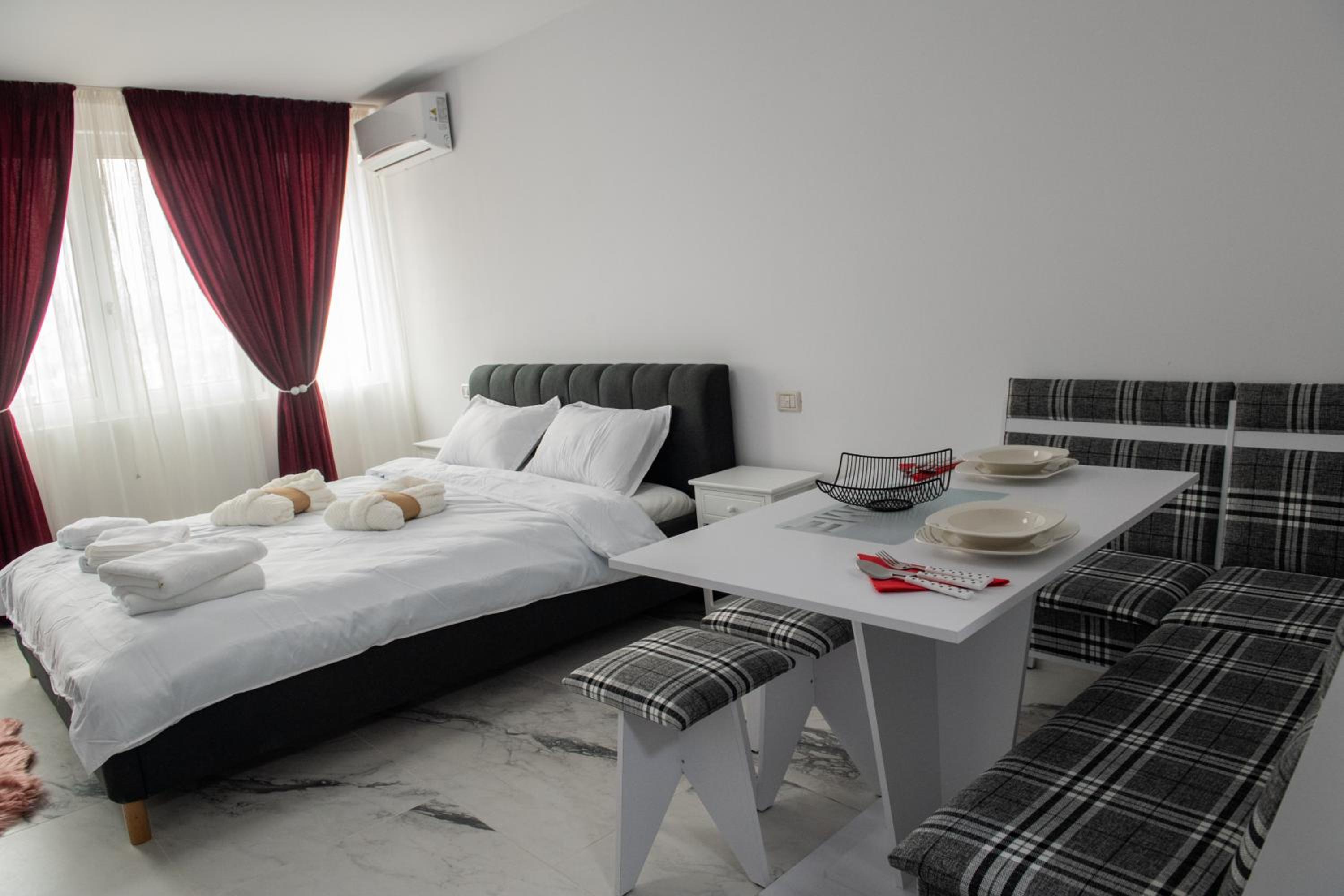 One-Bedroom Apartment - Photo 26