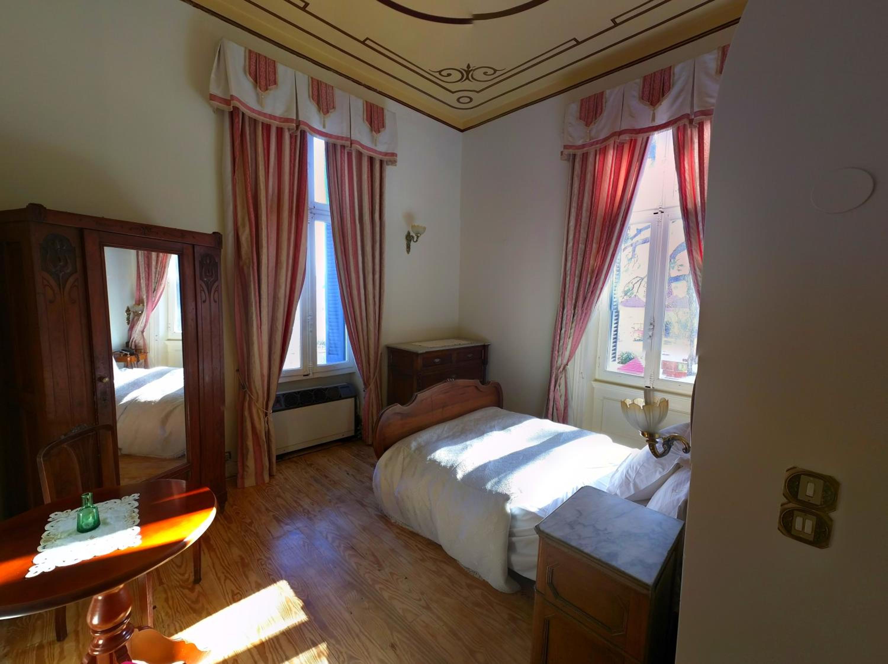 Mansion Junior Suite with Partial Sea View photo 2