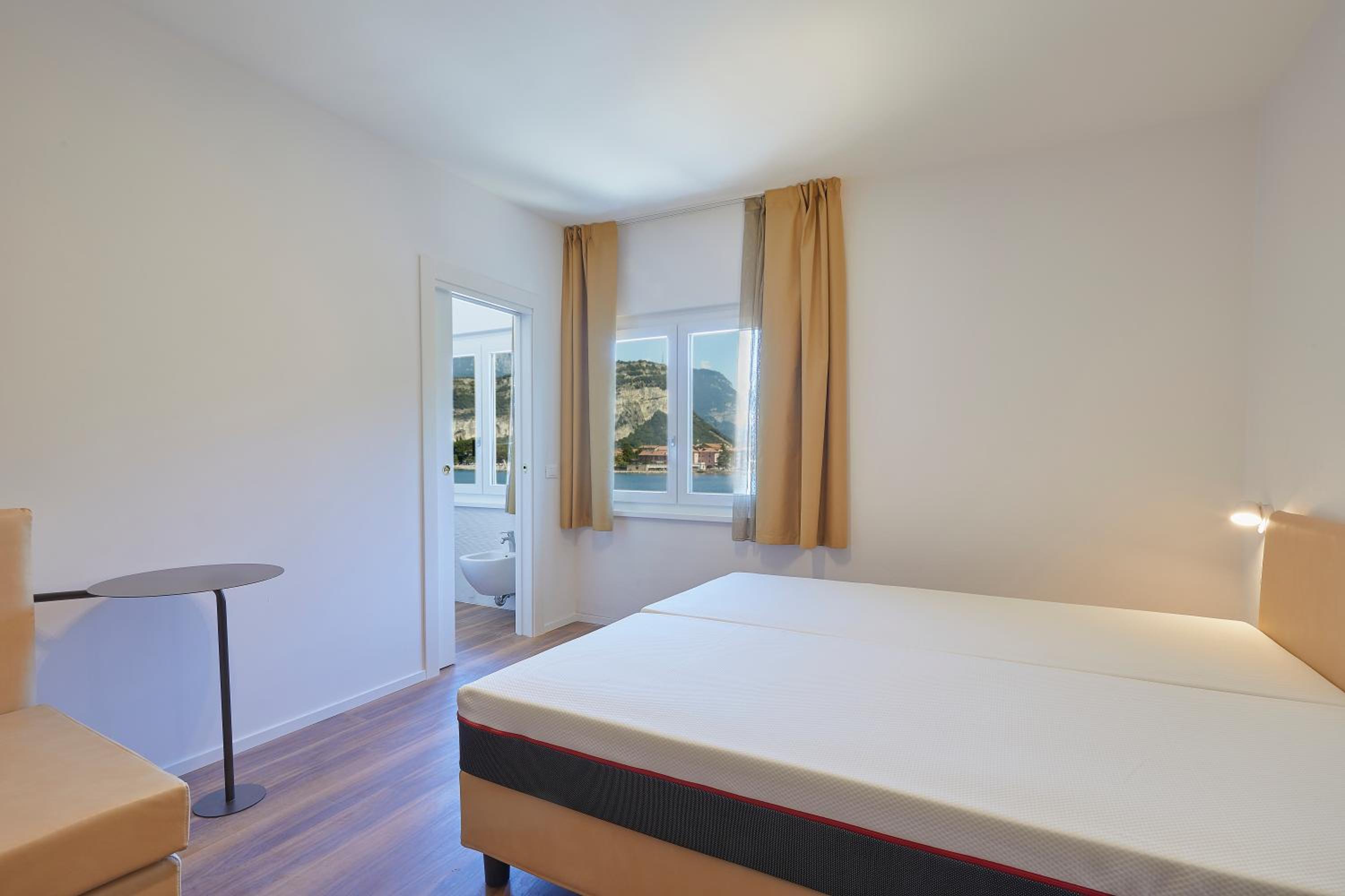 Triple Room with Lake View photo 2