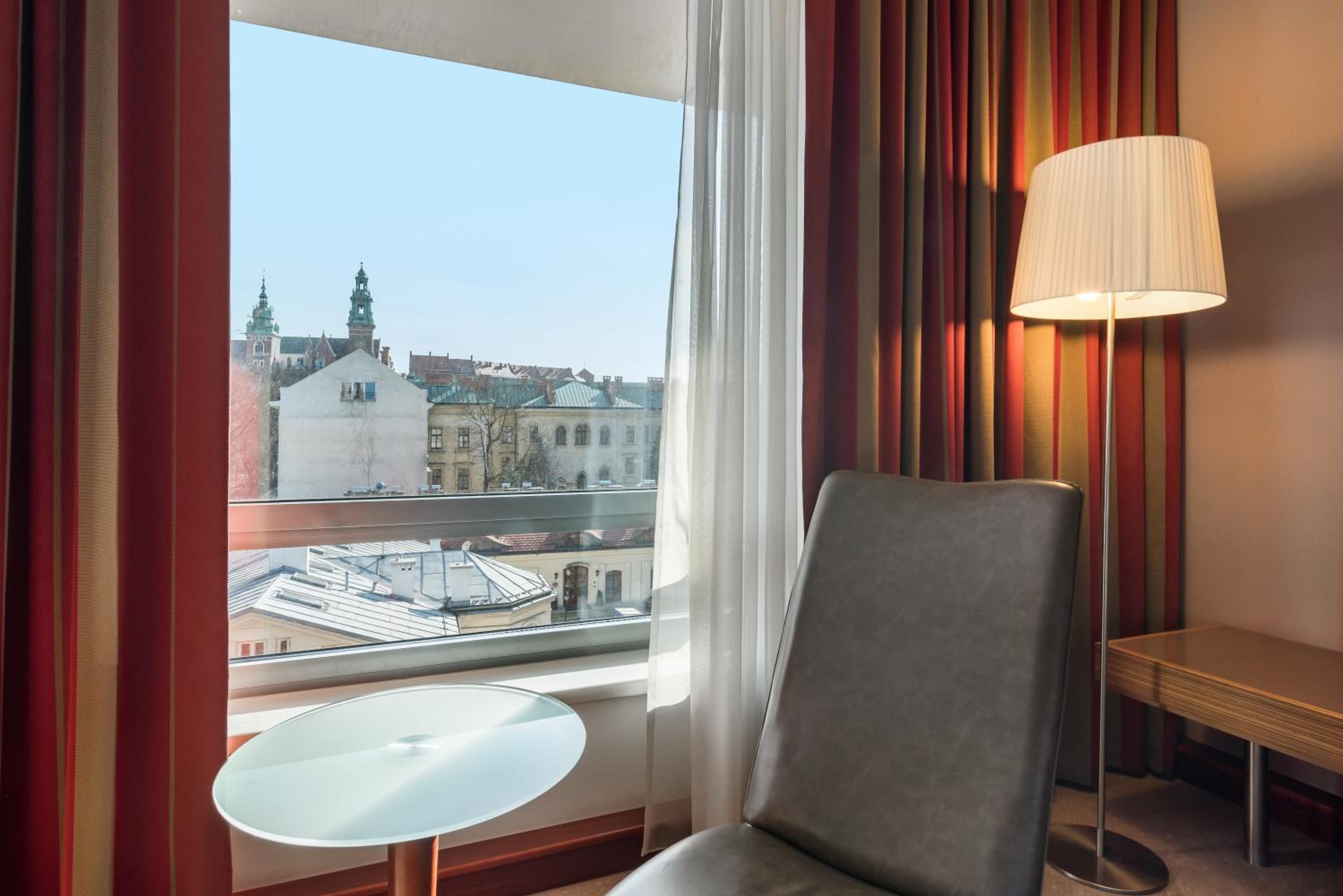 Suite with Old Town View - Photo 6