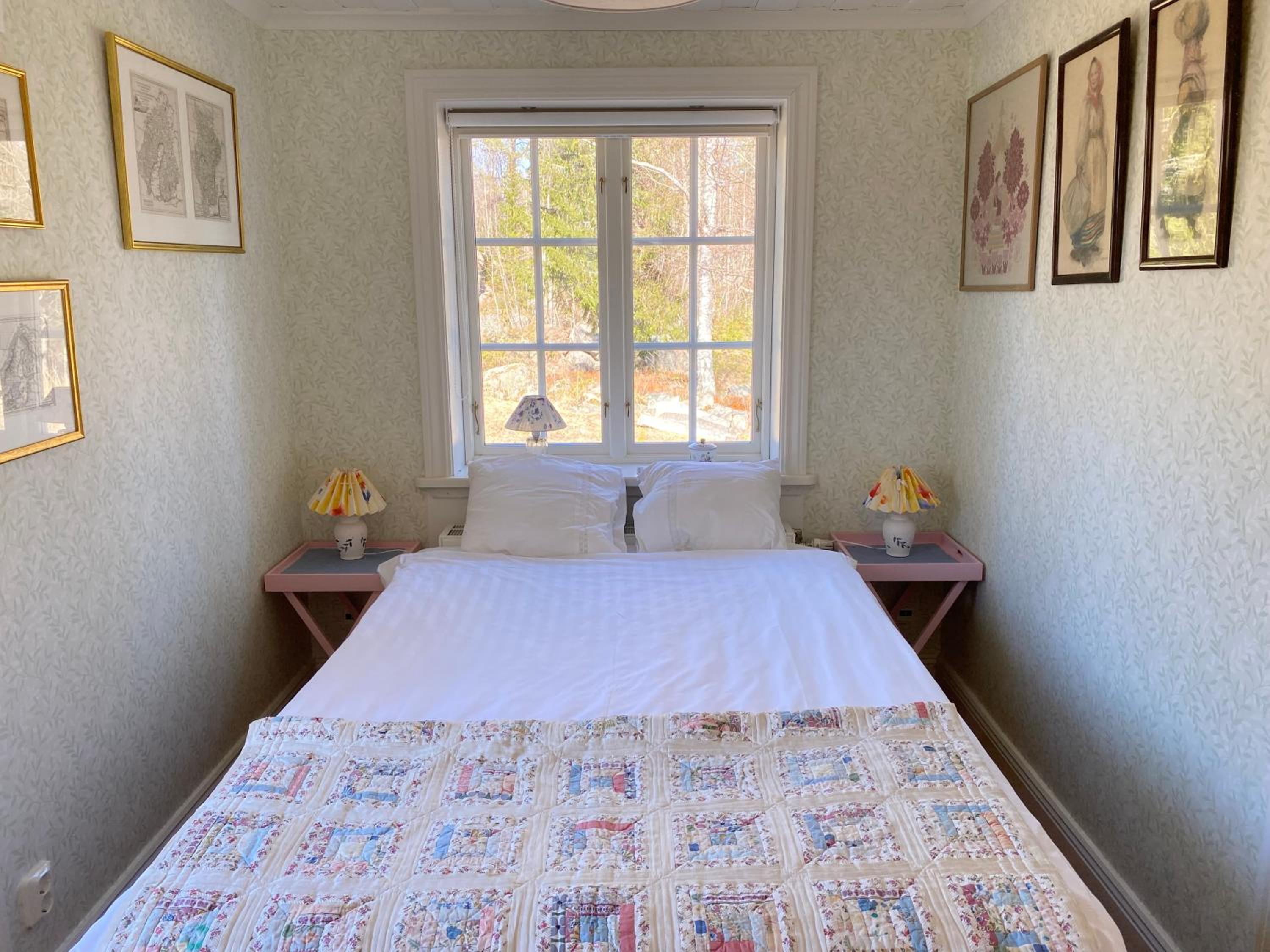 Double Room with Shared Bathroom photo 1