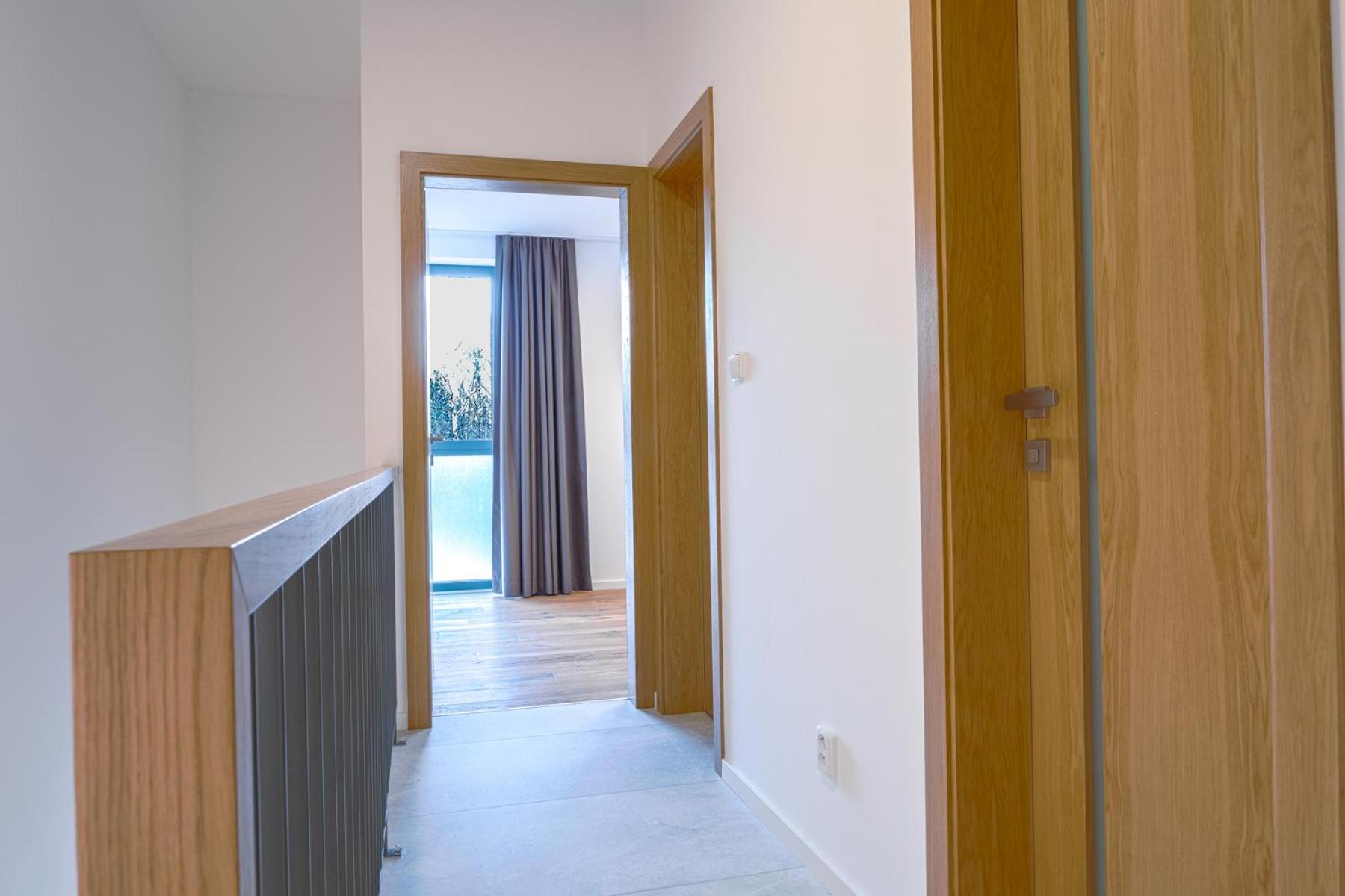 Apartment with Mountain View - Photo 11