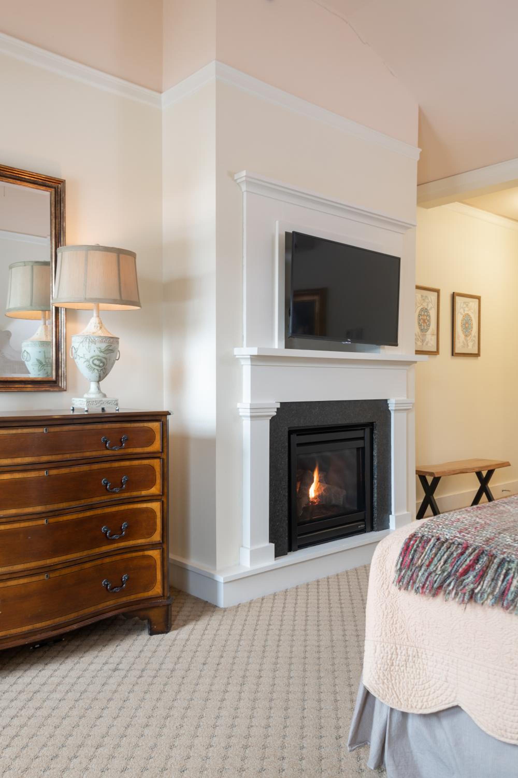 Deluxe King Room photo 2