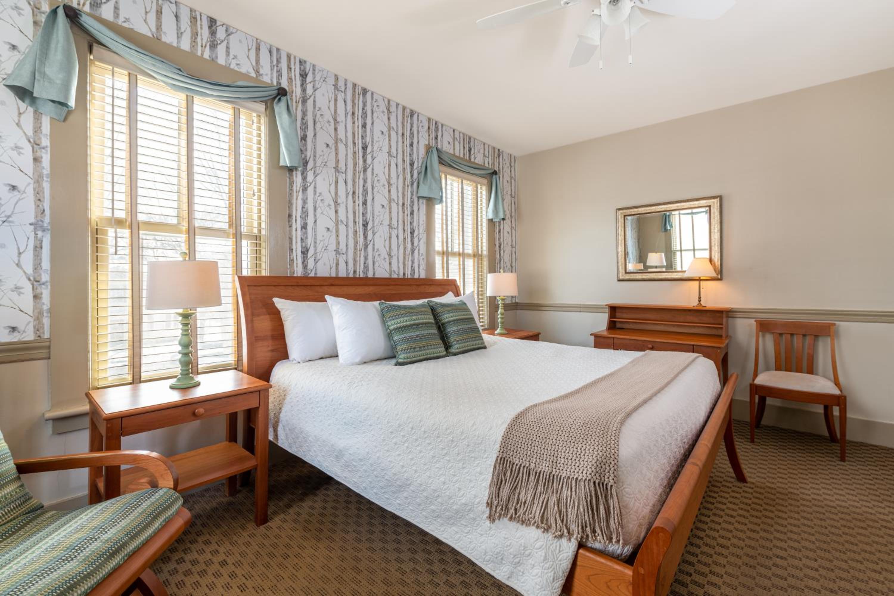 Standard King Room photo 2