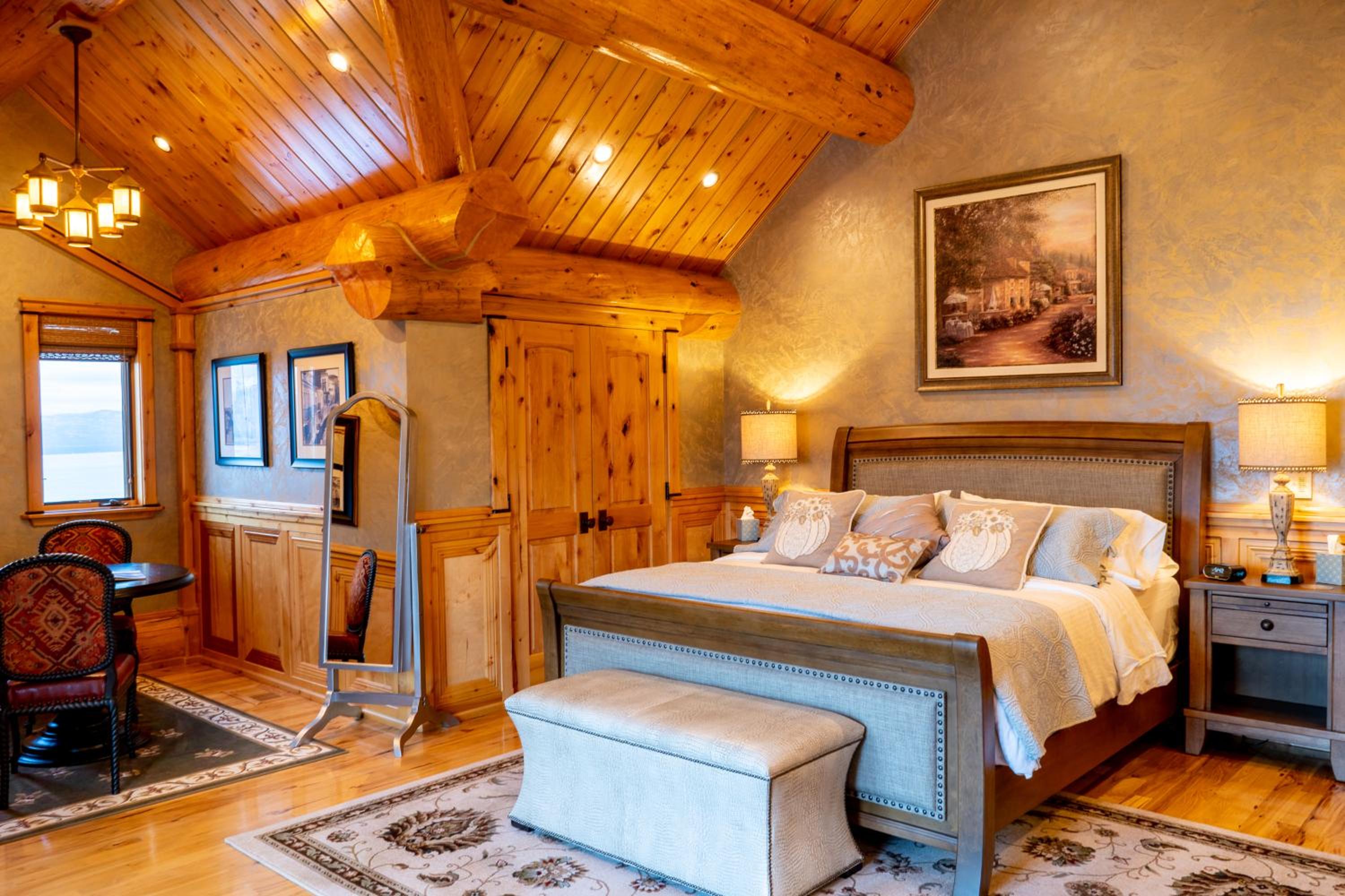 Suite with Hot Tub
