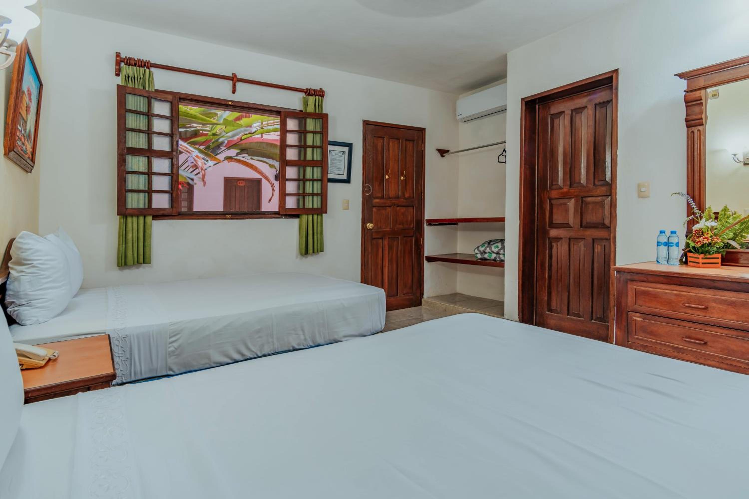 Standard Double Room with Two Double Beds photo 2