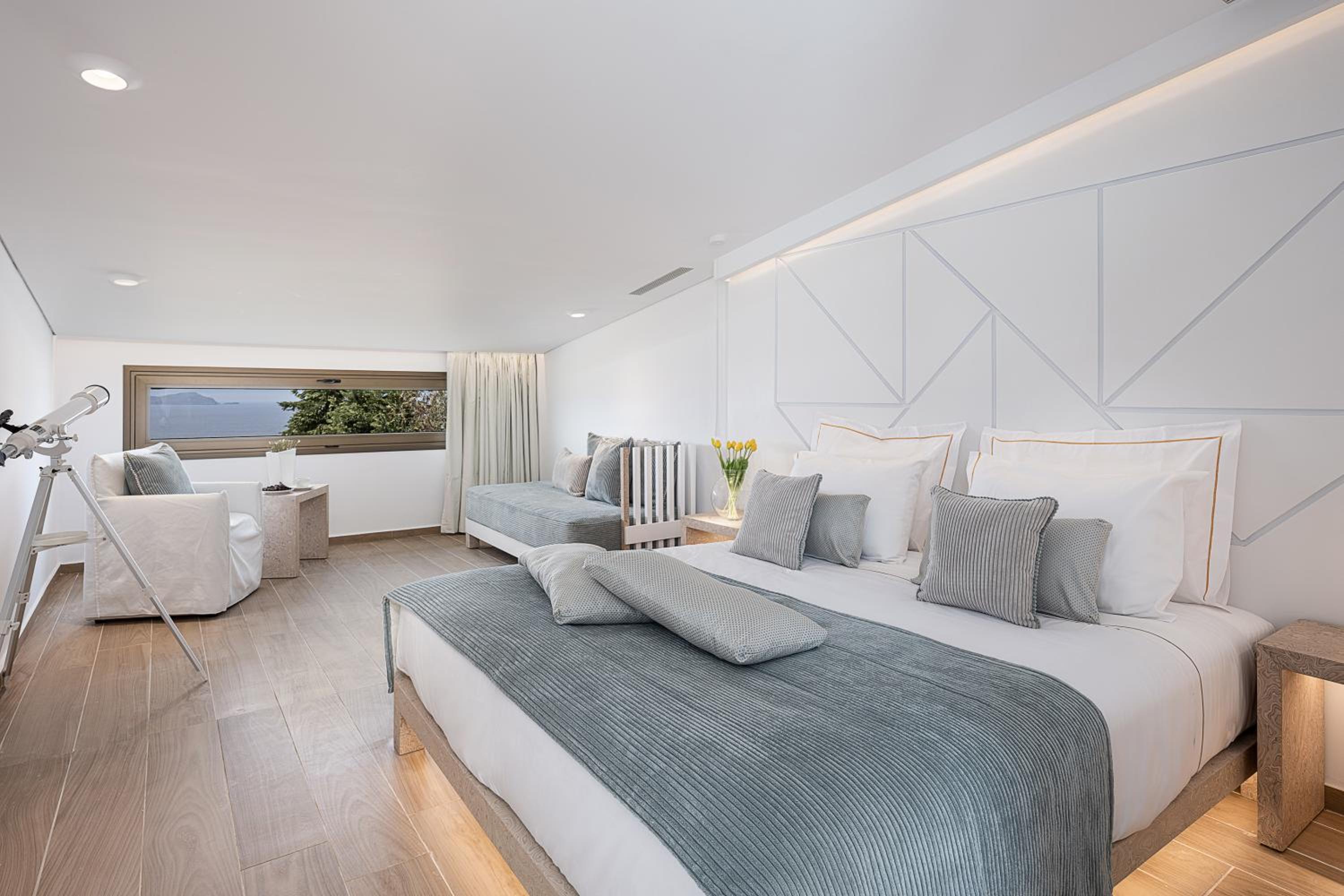 Deluxe Suite with Sea View and Private Pool