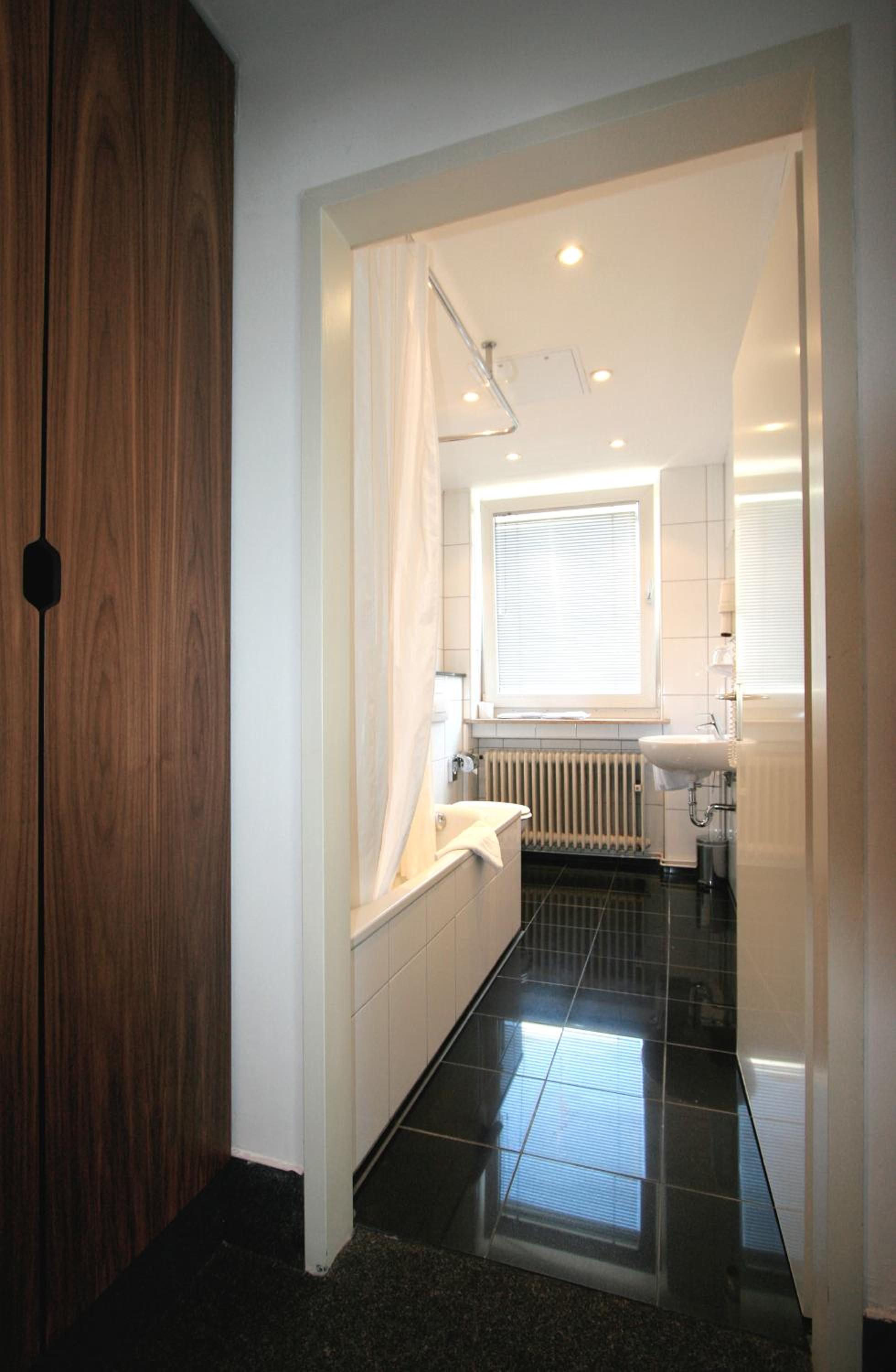 Double or Twin Room photo 3
