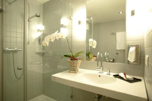 French Double Room - Photo 5