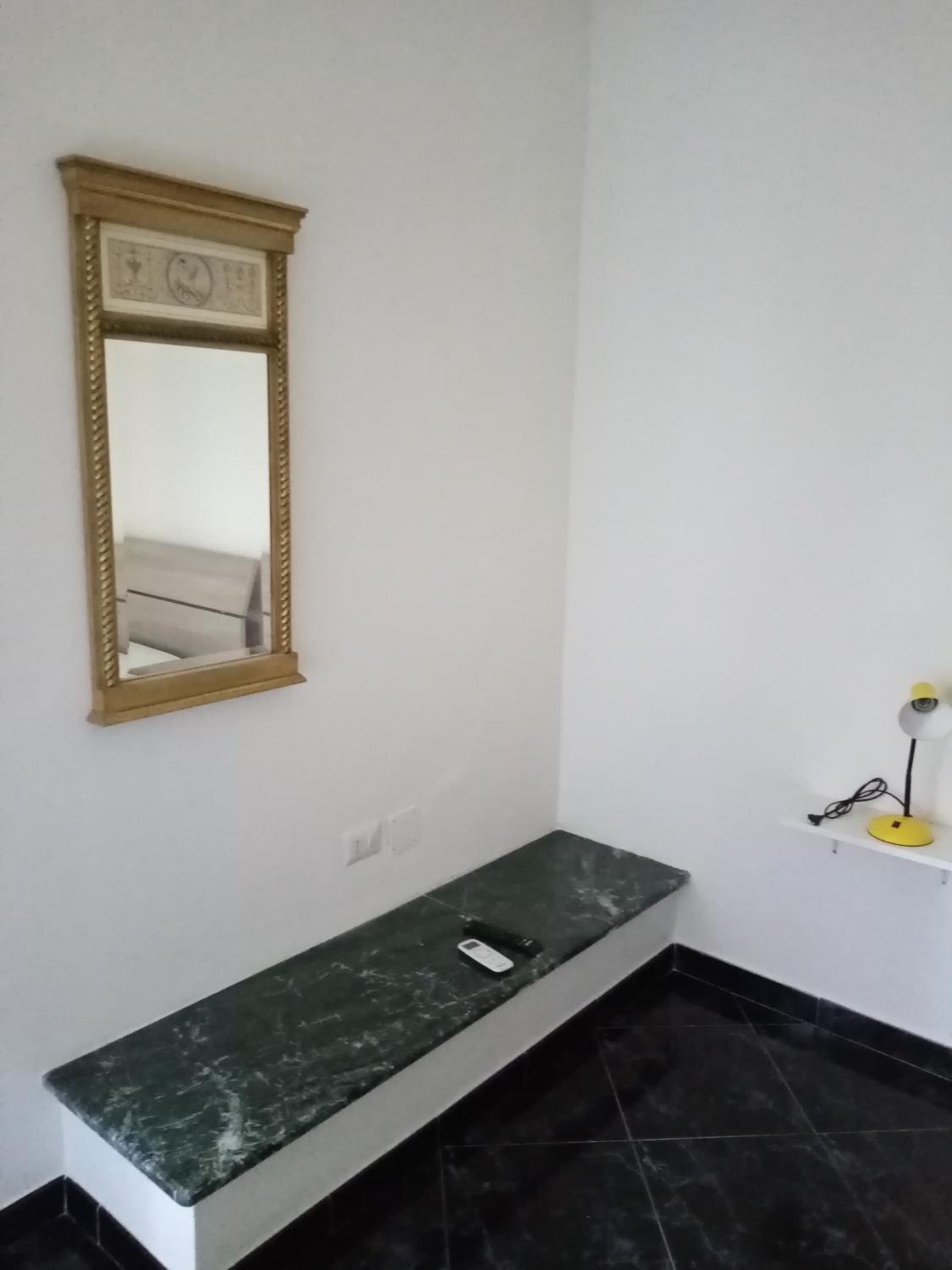Large Double Room - Photo 10