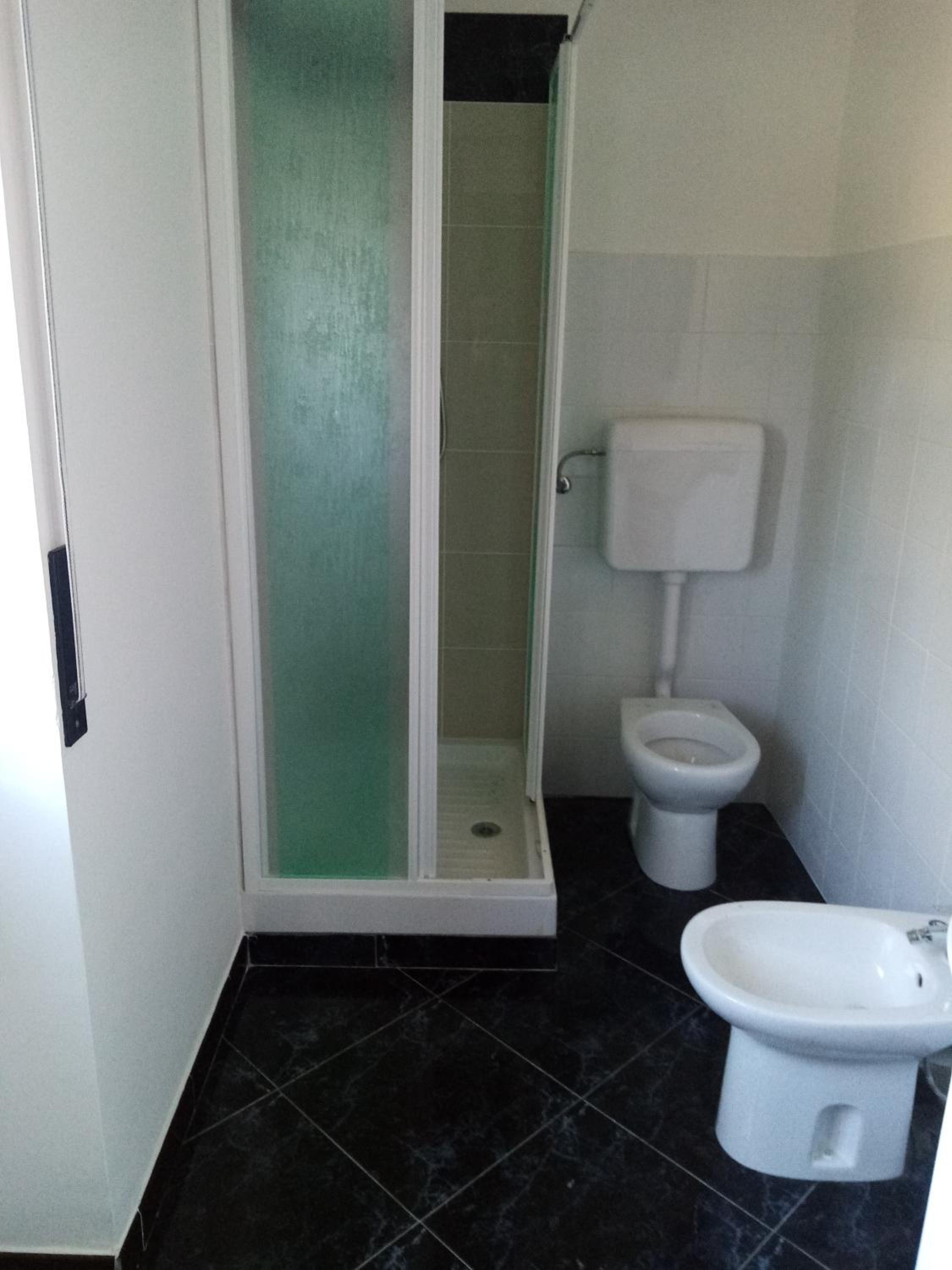 Large Double Room - Photo 14
