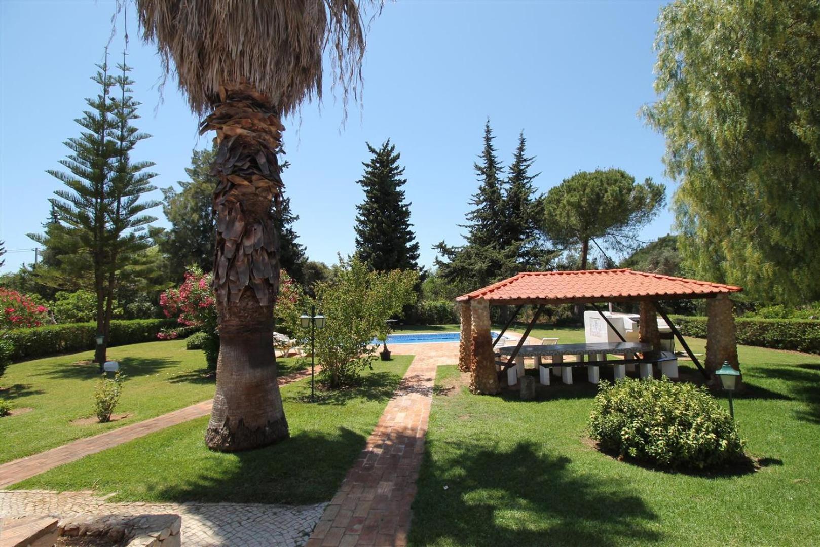 Villa photo 2