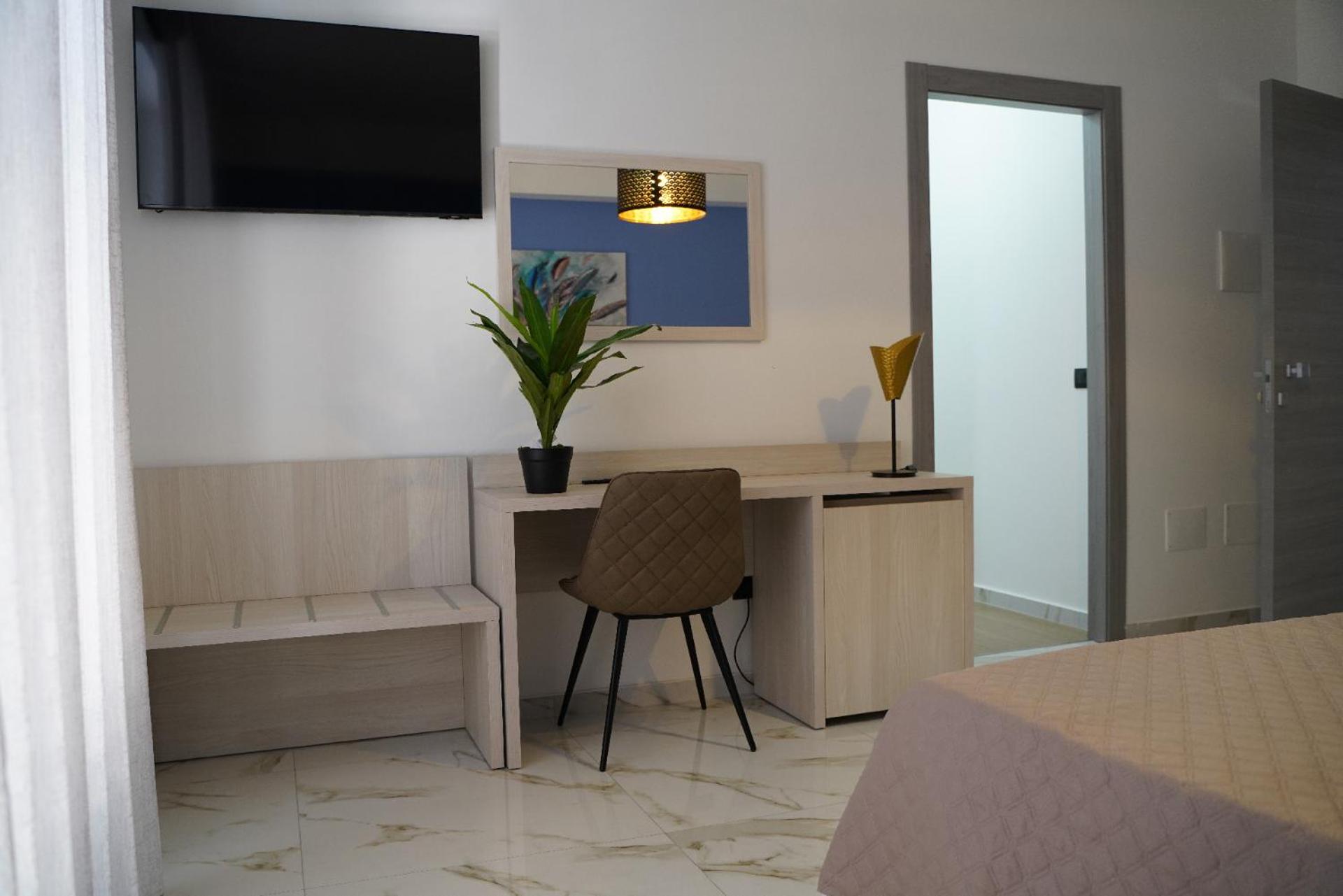Double Room with Private Bathroom photo 3