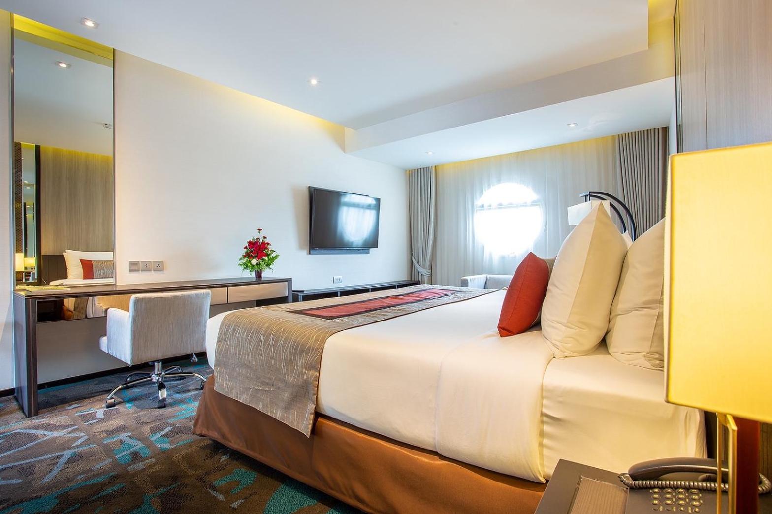 Suite with City View photo 2