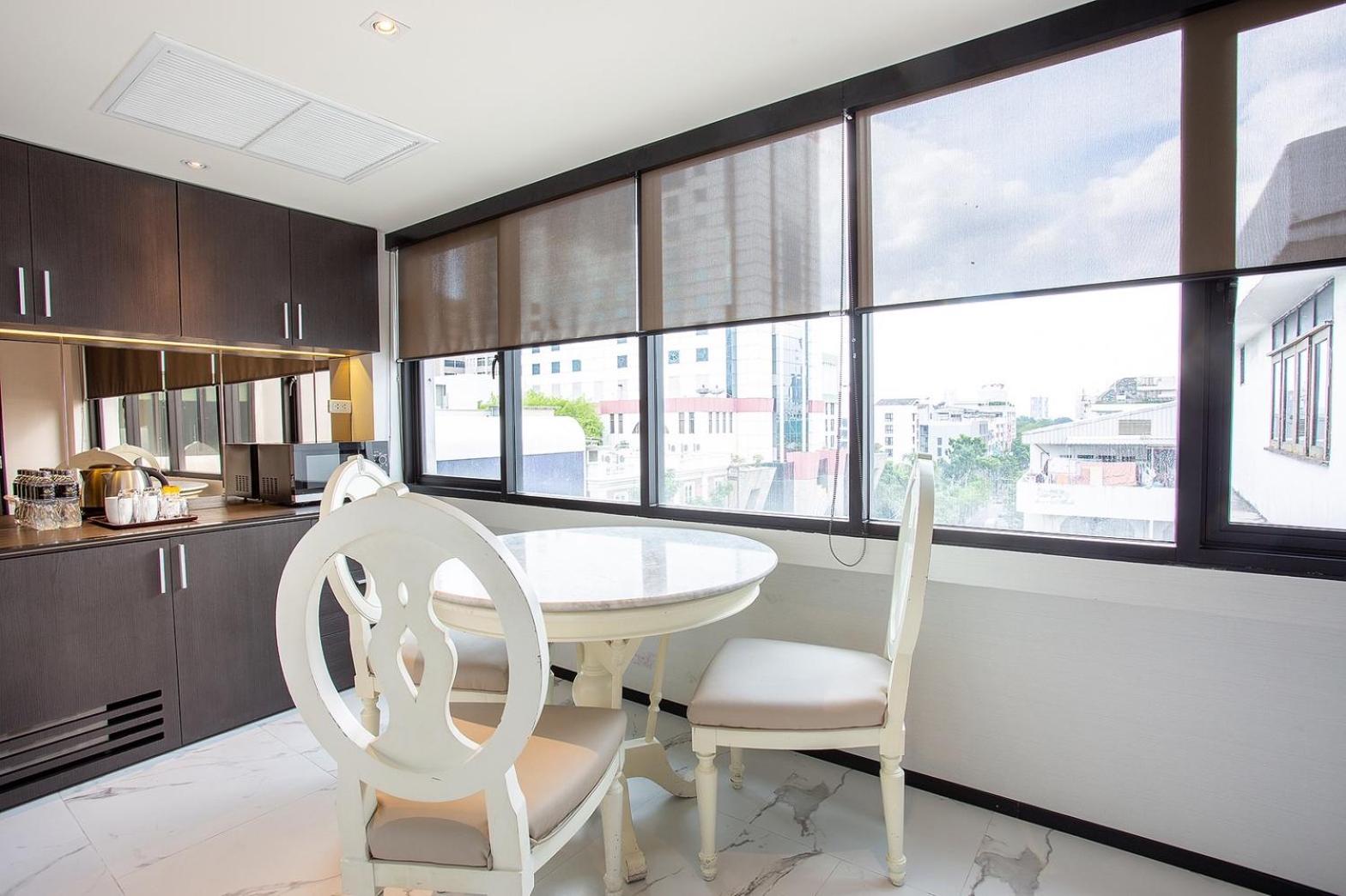 Suite with City View photo 3