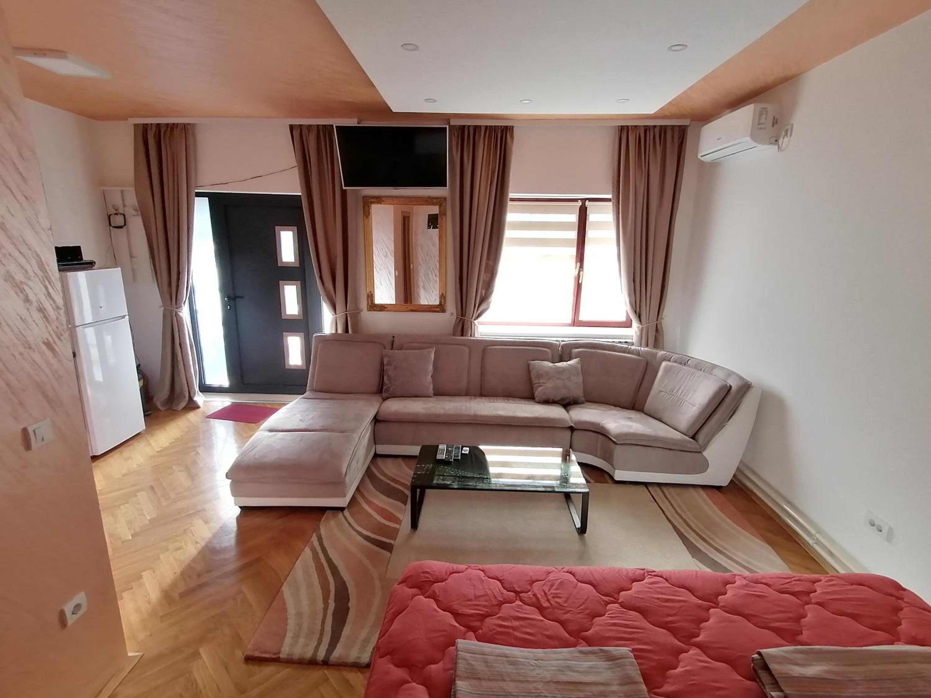 One-Bedroom Apartment photo 3