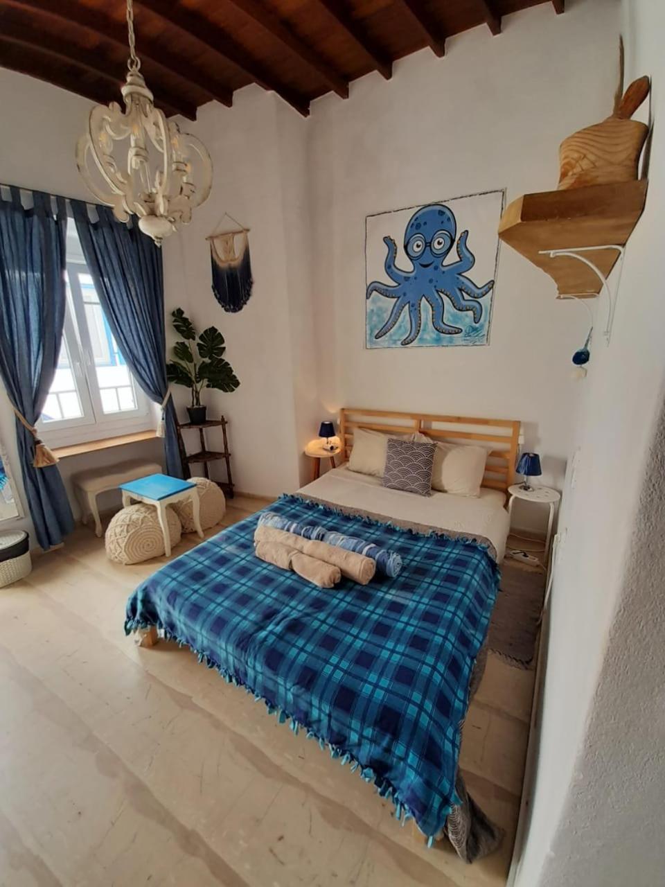 One-Bedroom Apartment - Photo 8