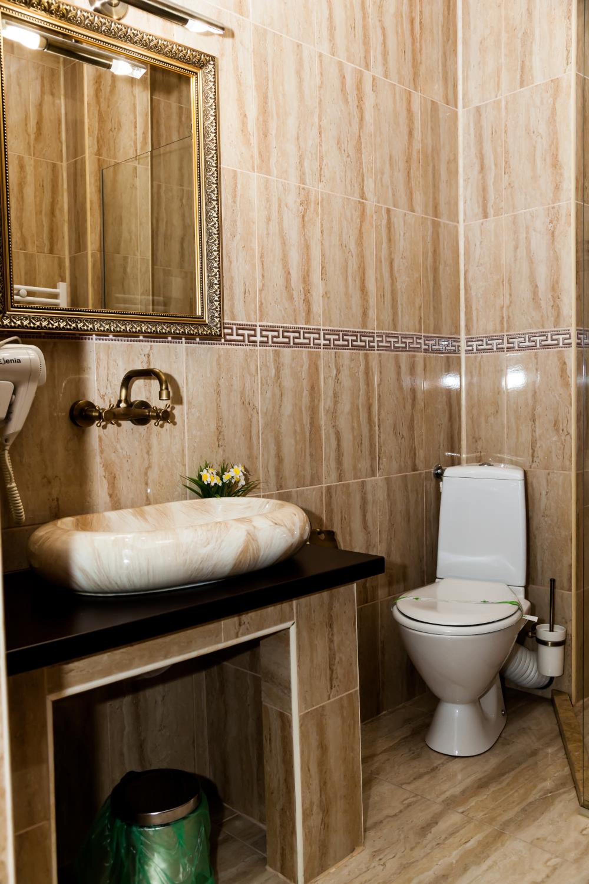 Double or Twin Room - Photo 3