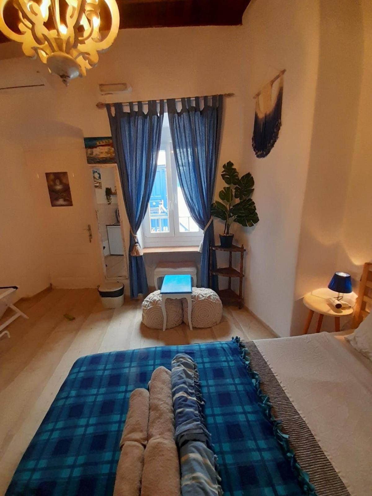 One-Bedroom Apartment - Photo 9