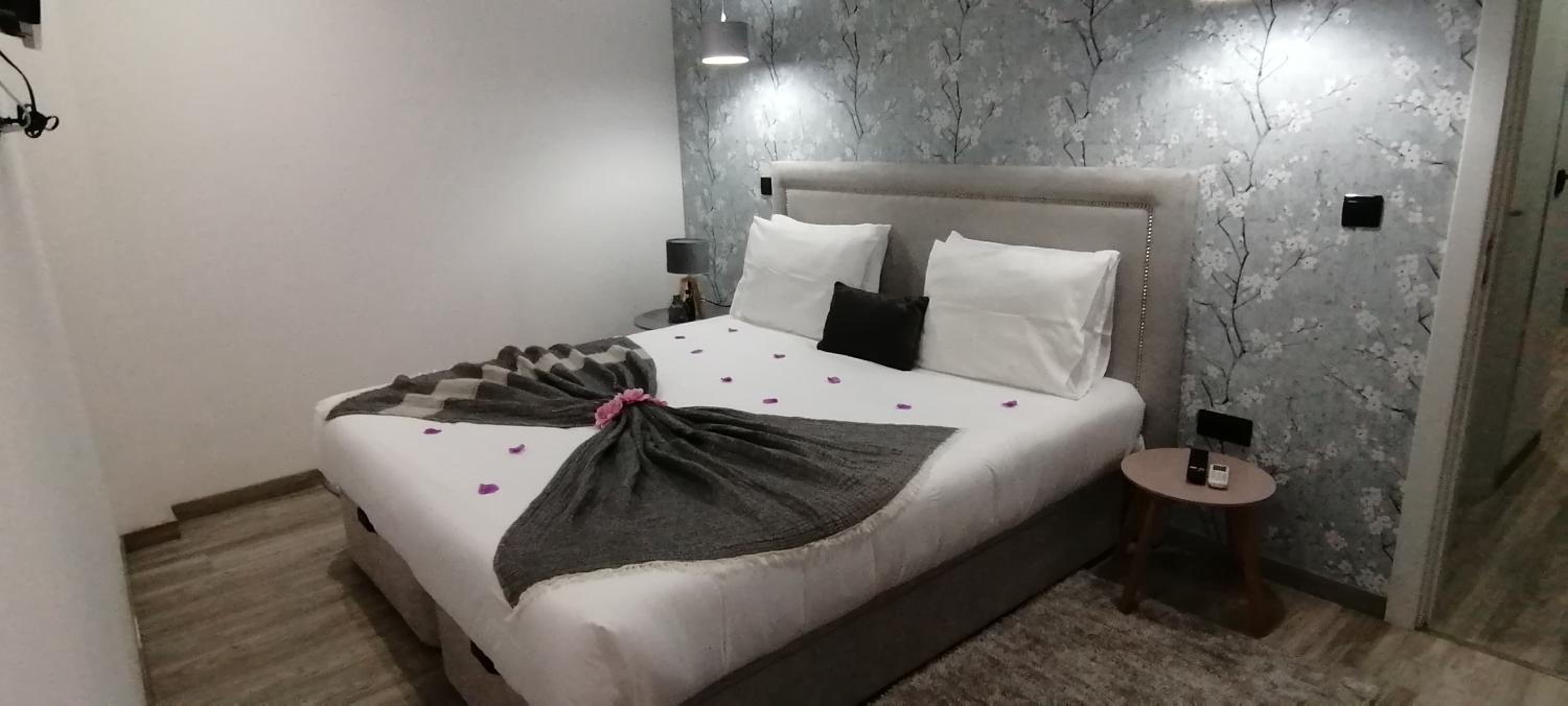 One-Bedroom Apartment - Photo 7