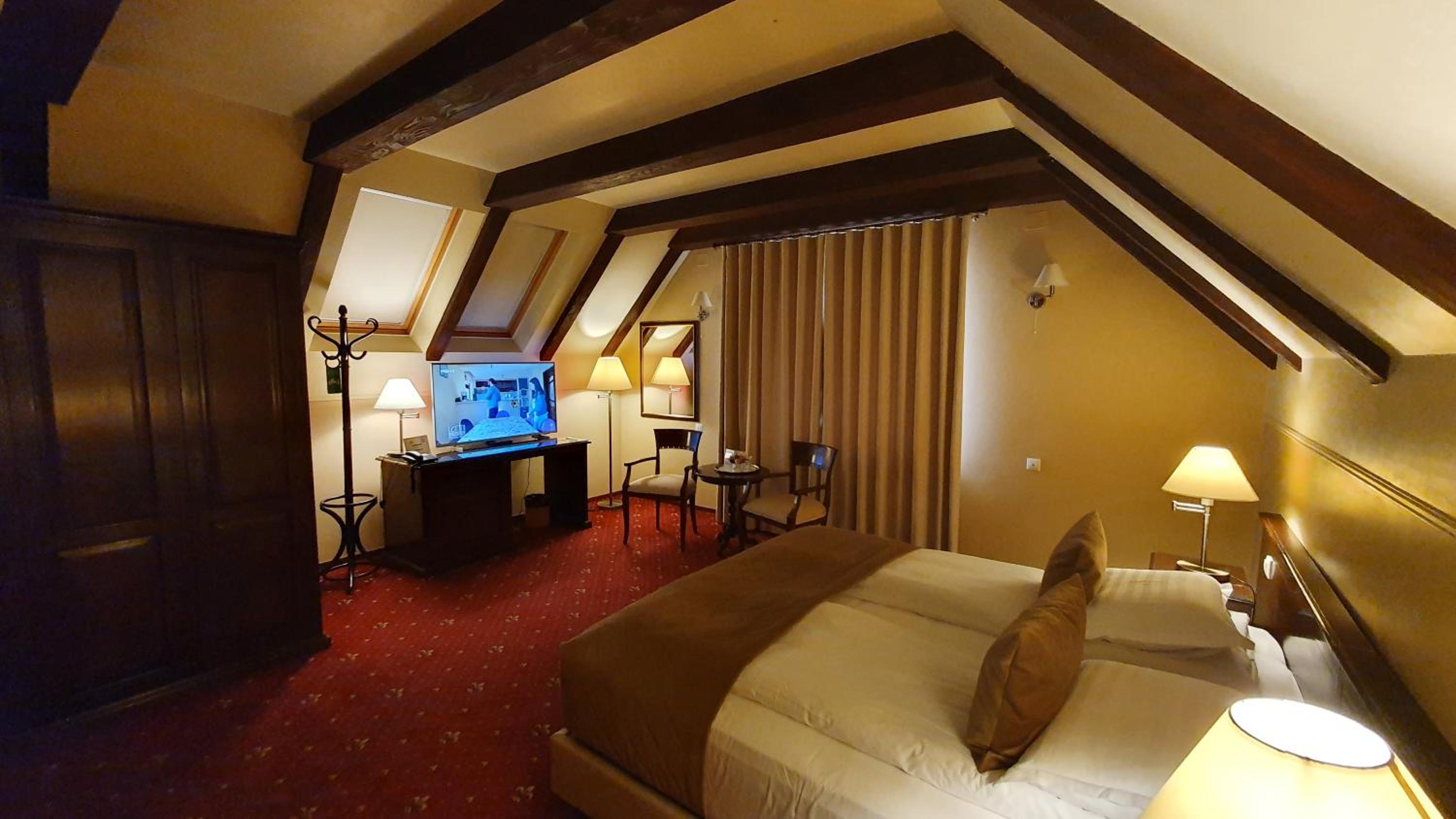 Superior Double or Twin Room - Photo 1