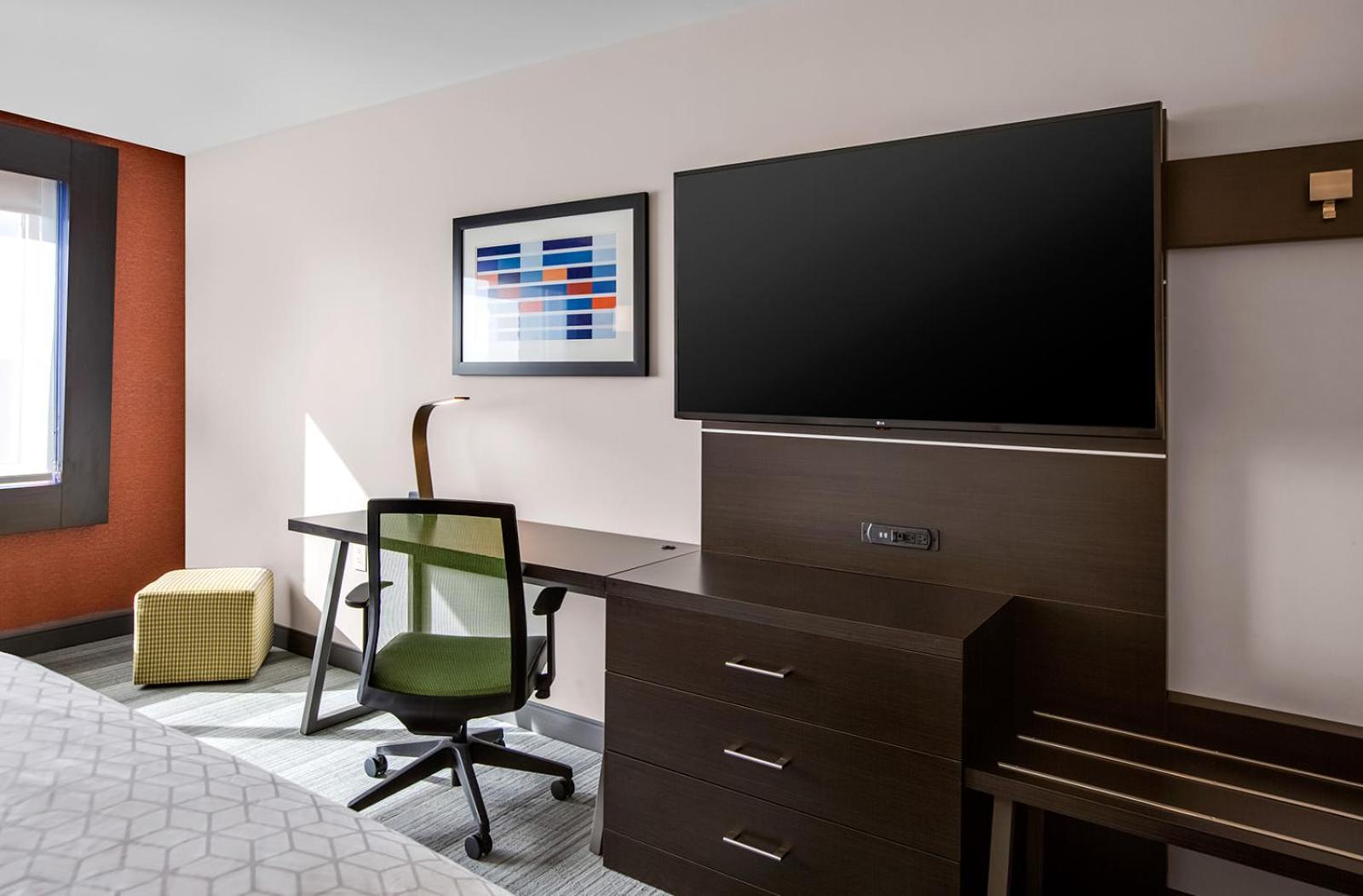 Standard King Room - Photo 4
