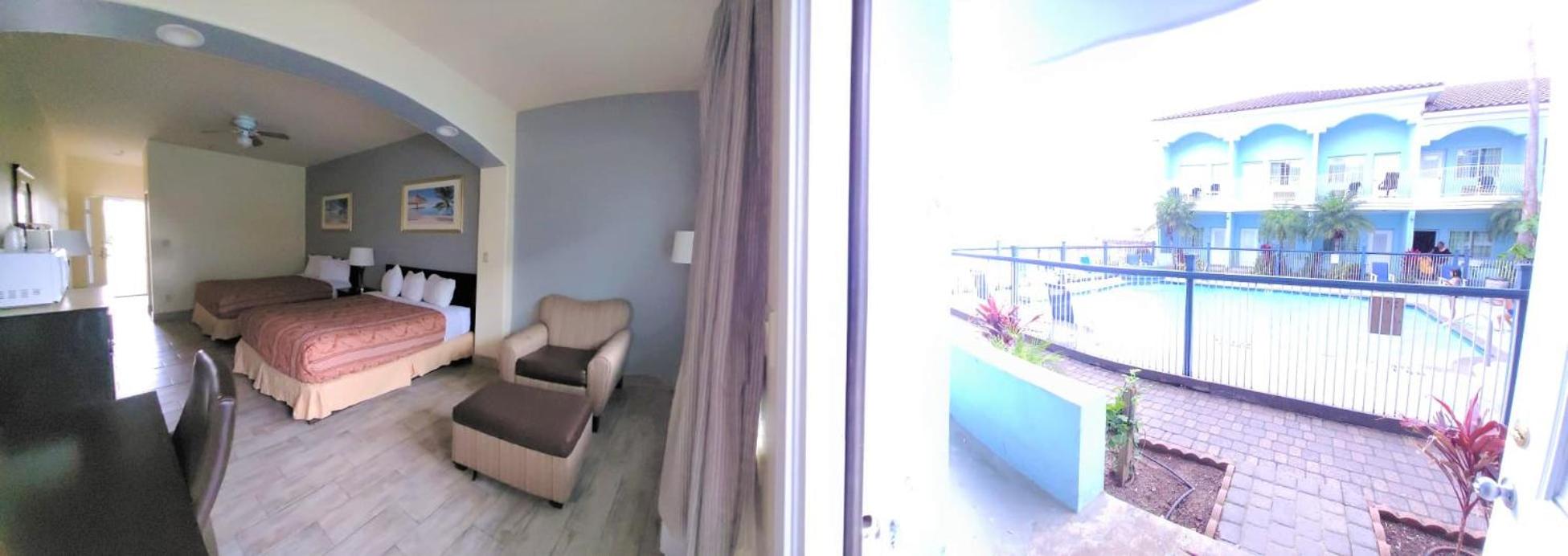Queen Room with Pool View - Photo 2