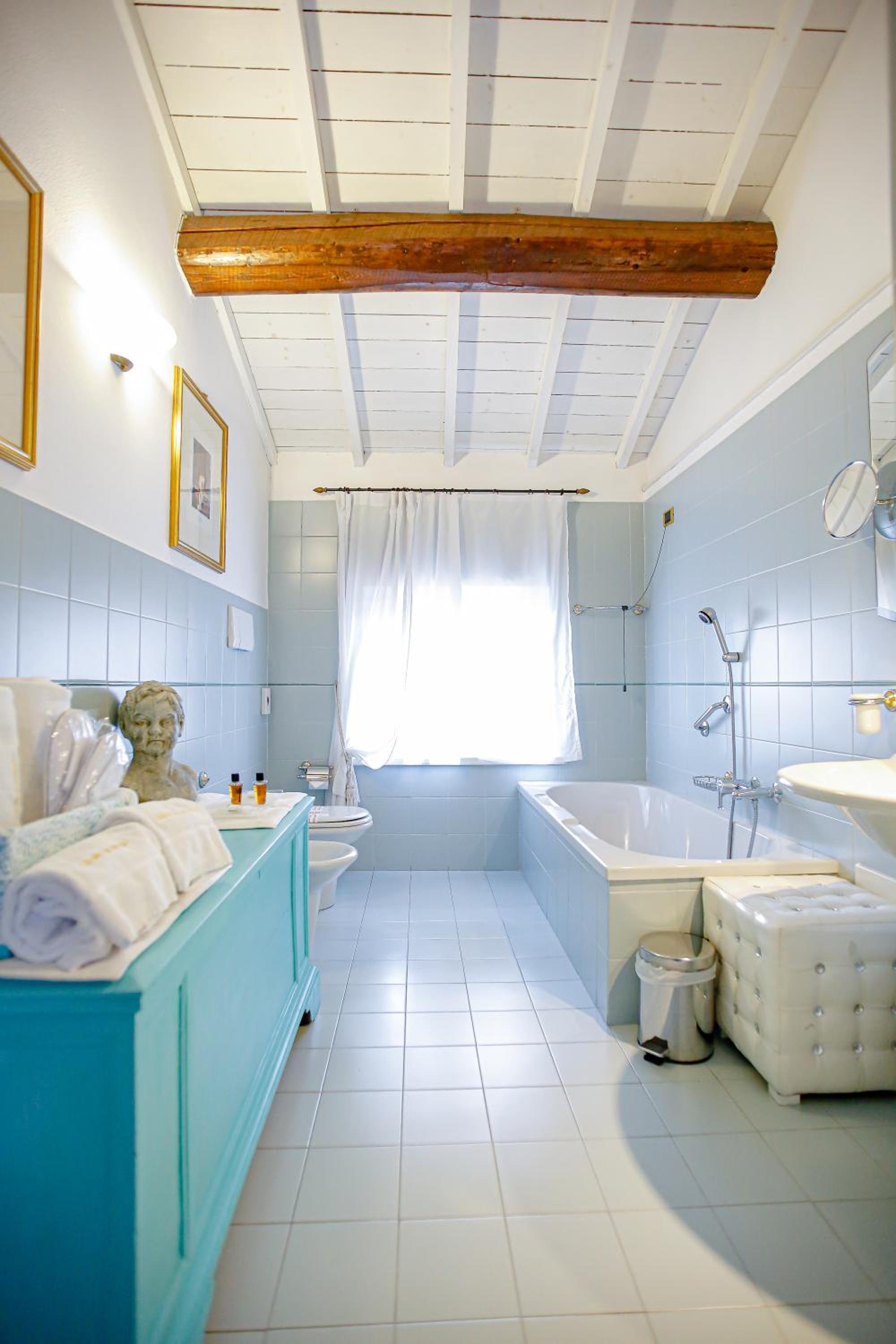 Double Room - Photo 15