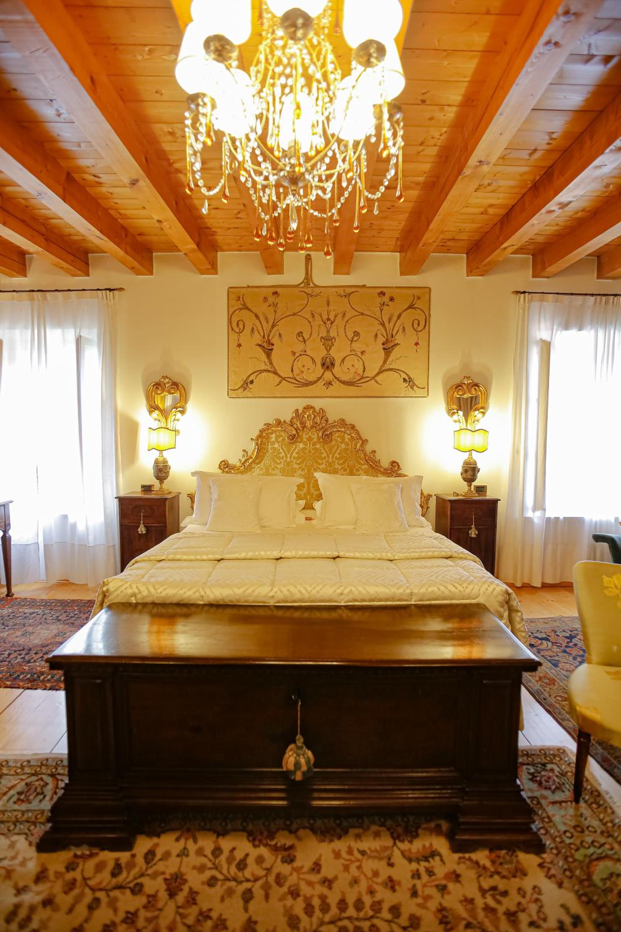 Suite - Photo 4