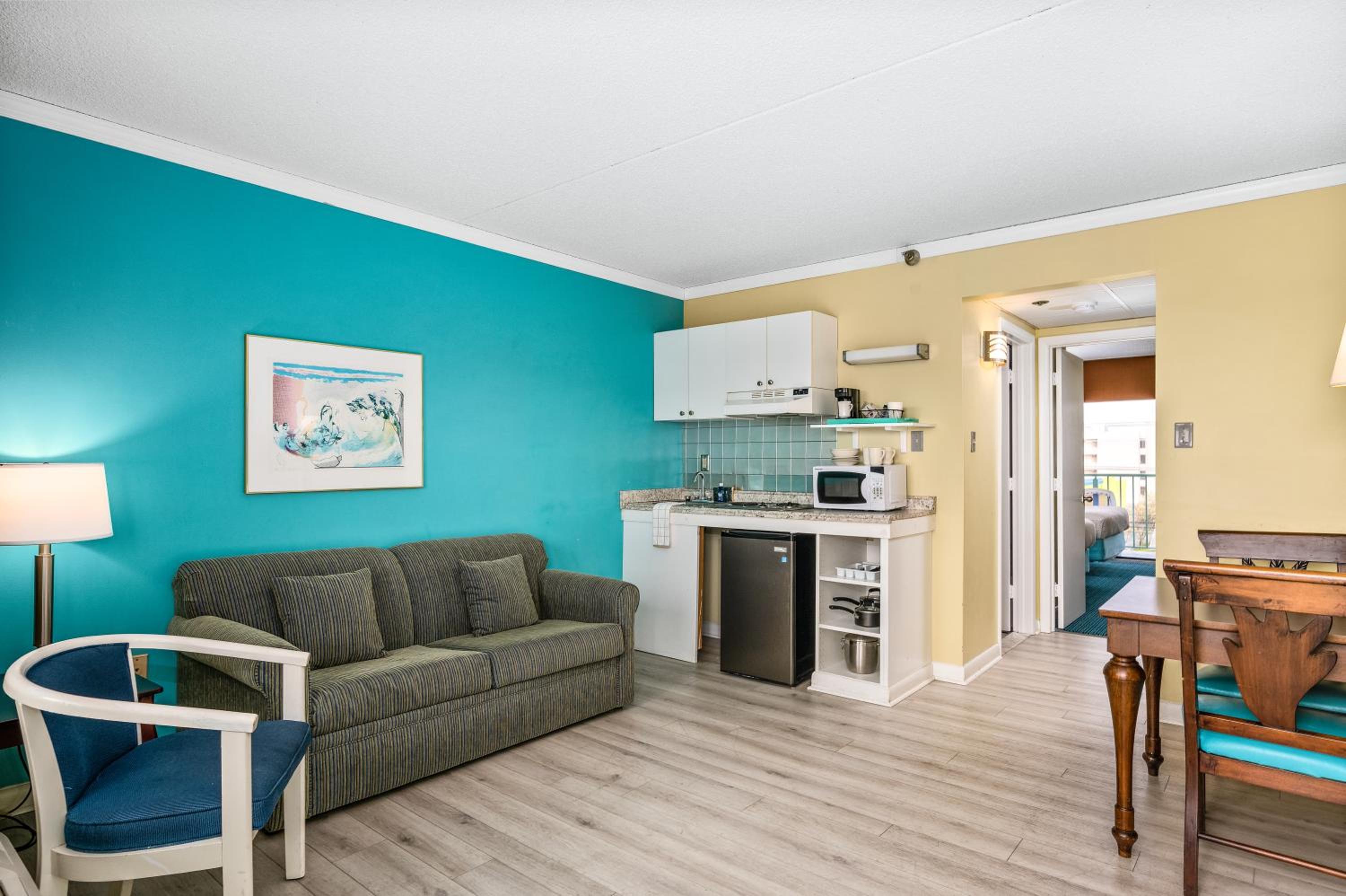 Standard Double Suite-No Pets Allowed photo 2