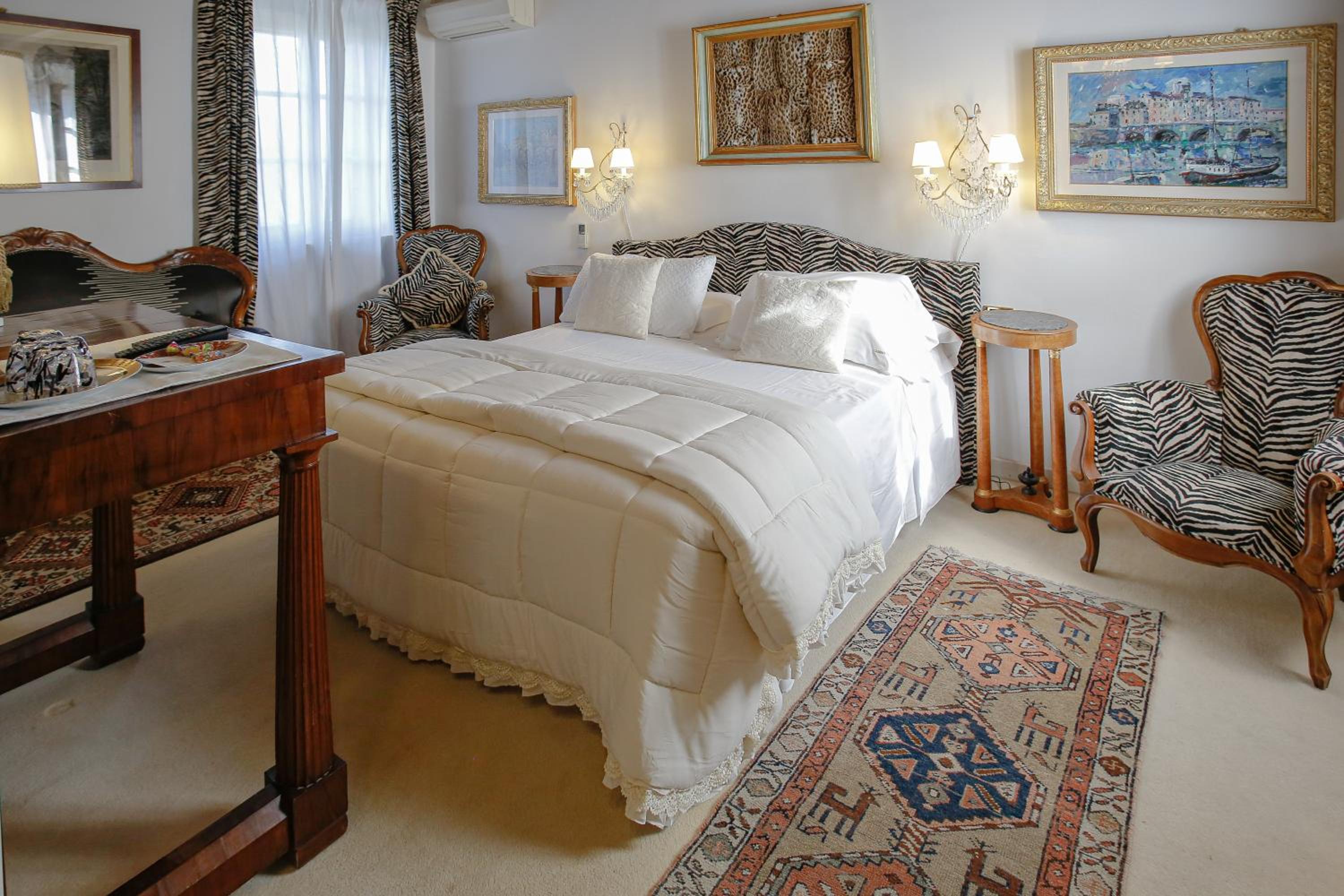 Double Room - Photo 12