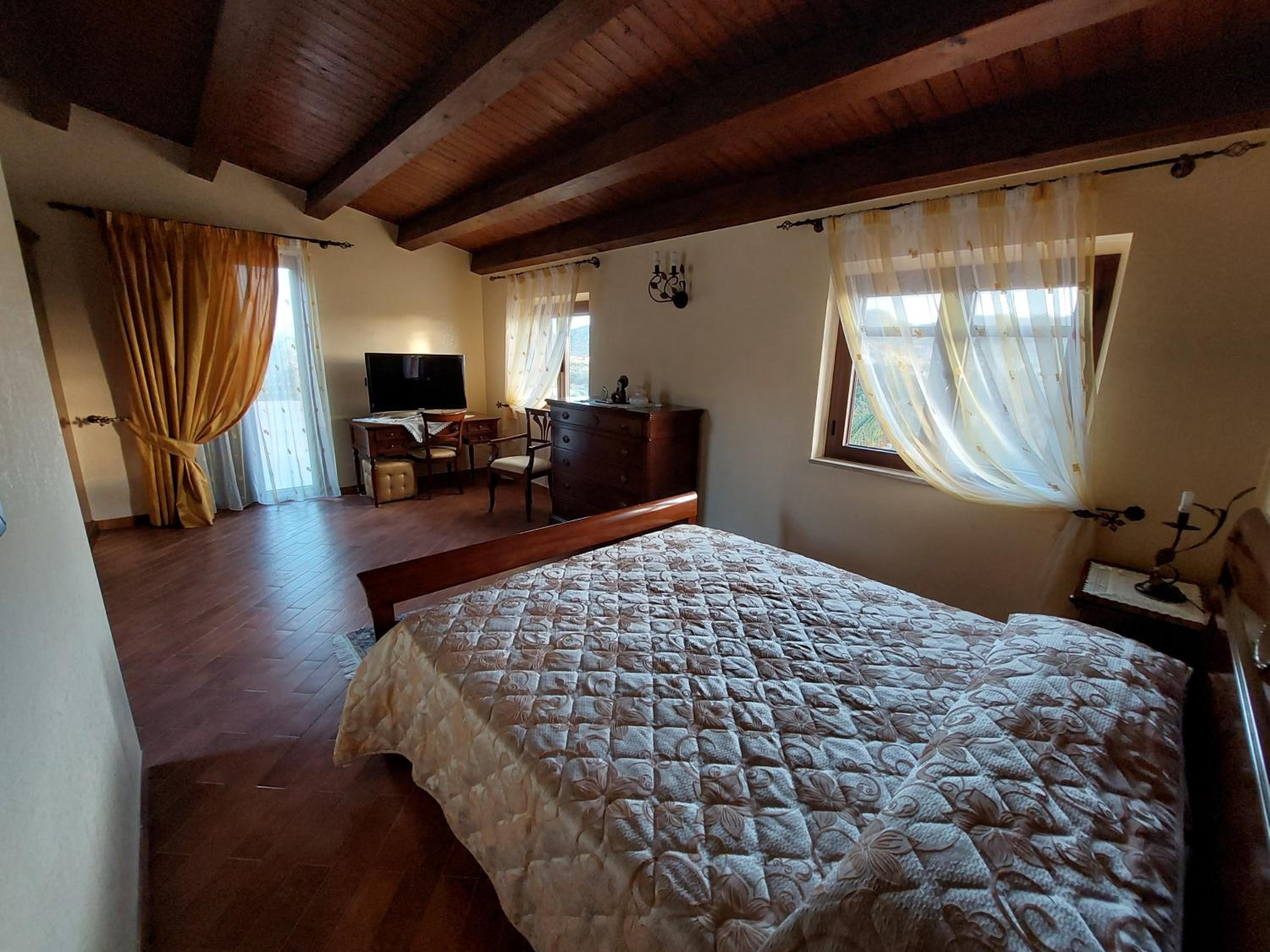 Queen Room with Balcony