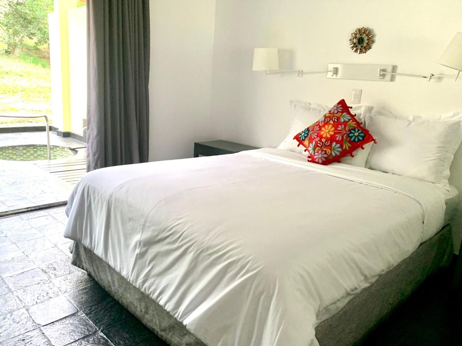 Queen Room with Garden View