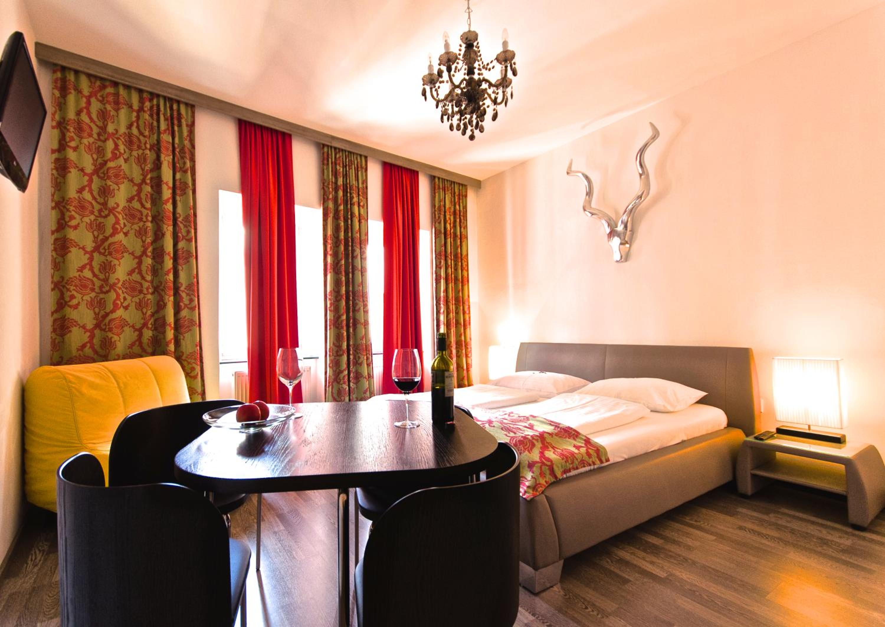 Double Room - Photo 4
