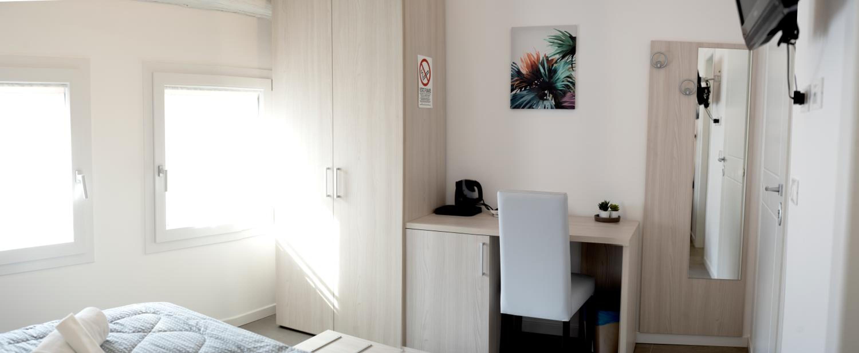 Double Room - Photo 8