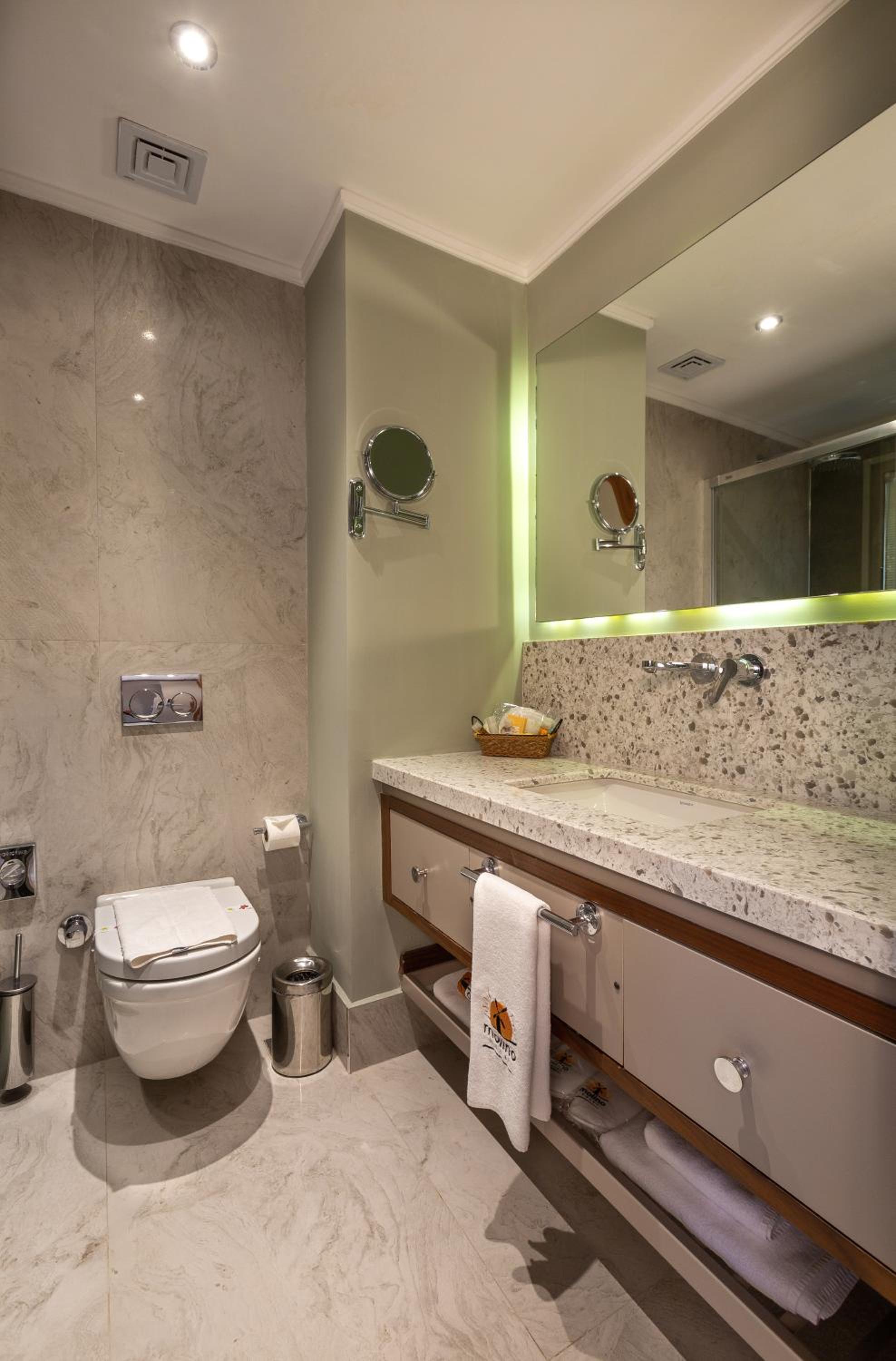 King Room with Sea View - Photo 2