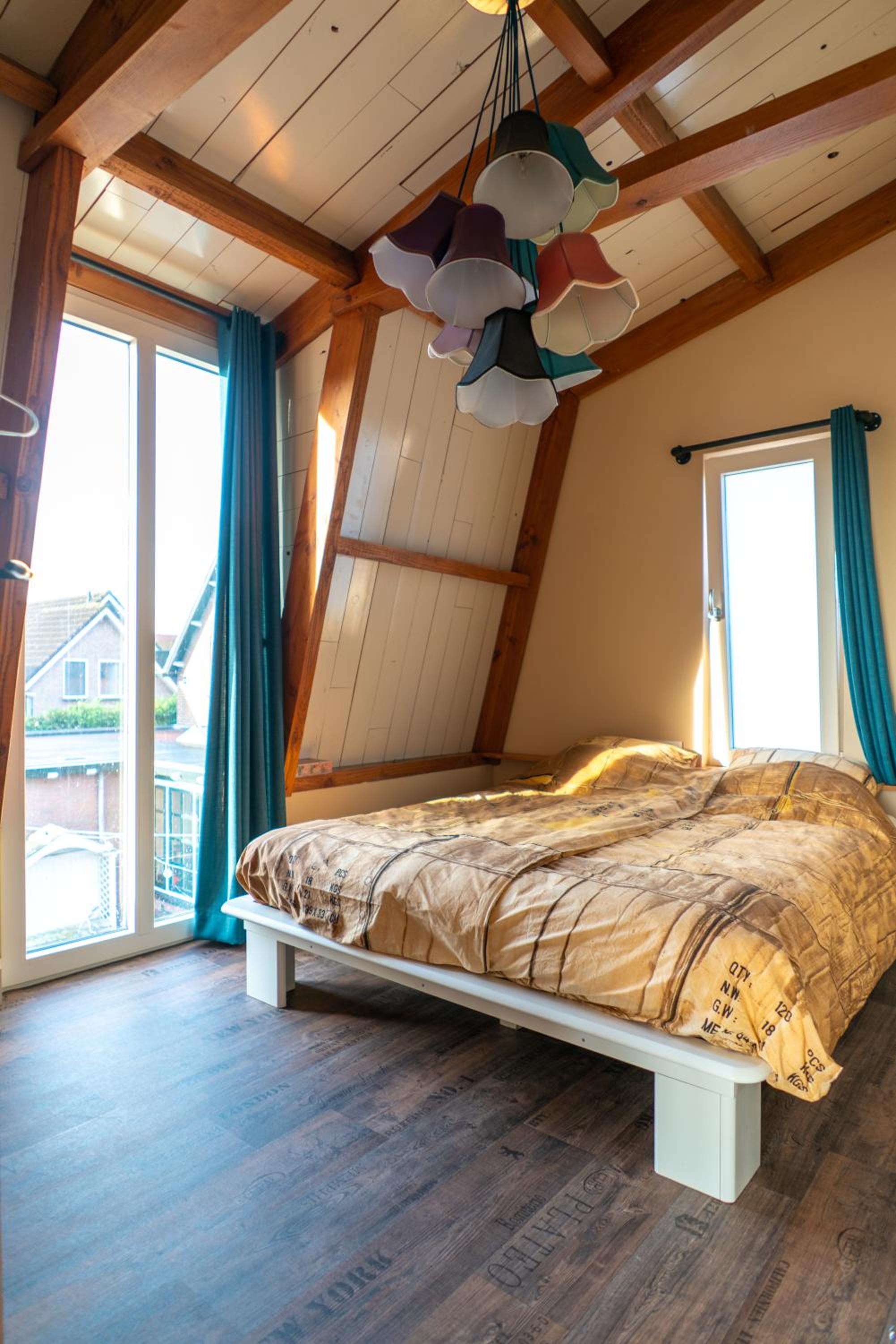 Two-Bedroom House - Photo 2