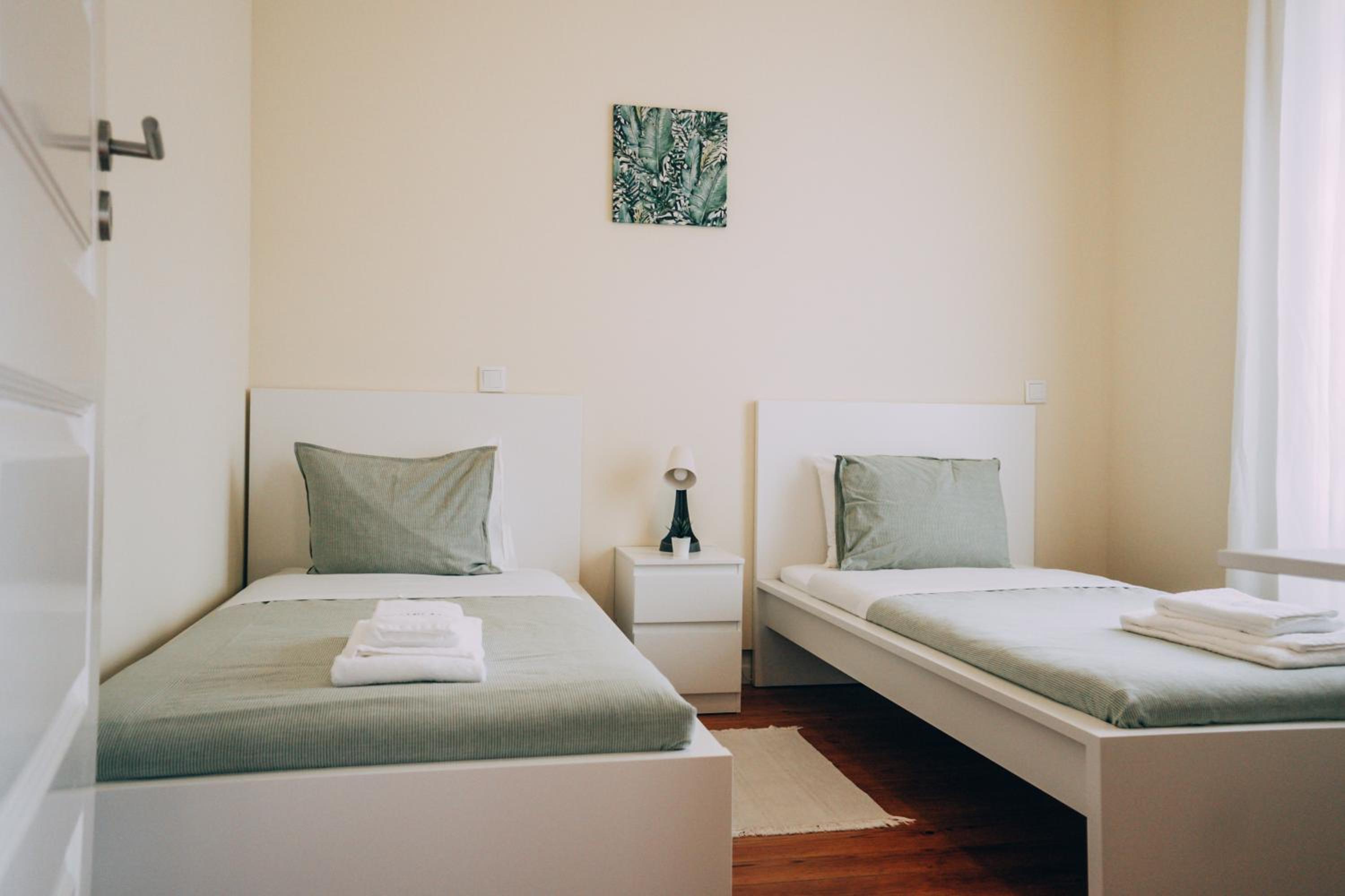 Standard Twin Room with Shared Bathroom