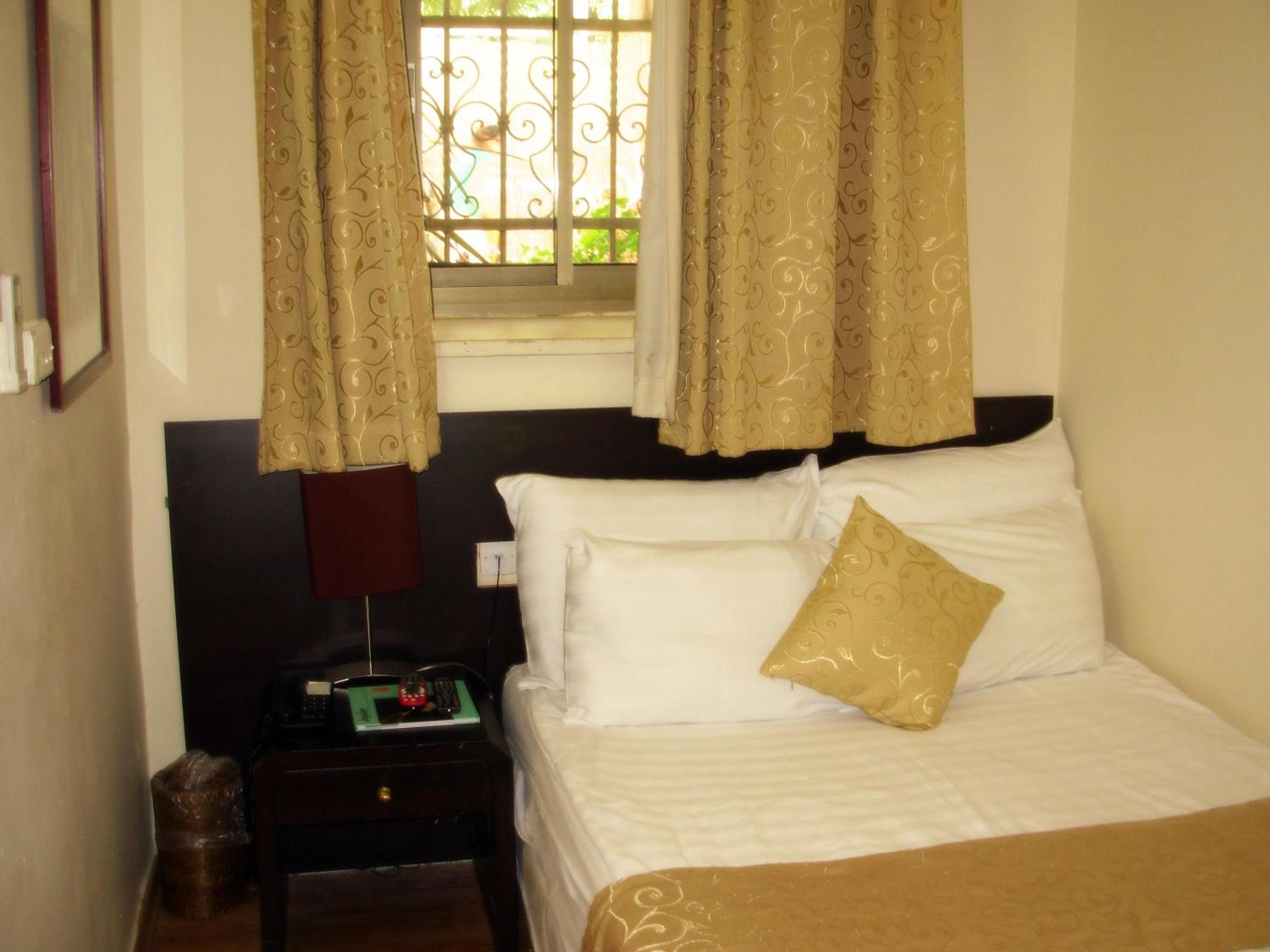 Economy Single Room - Lower Ground Floor  photo 2