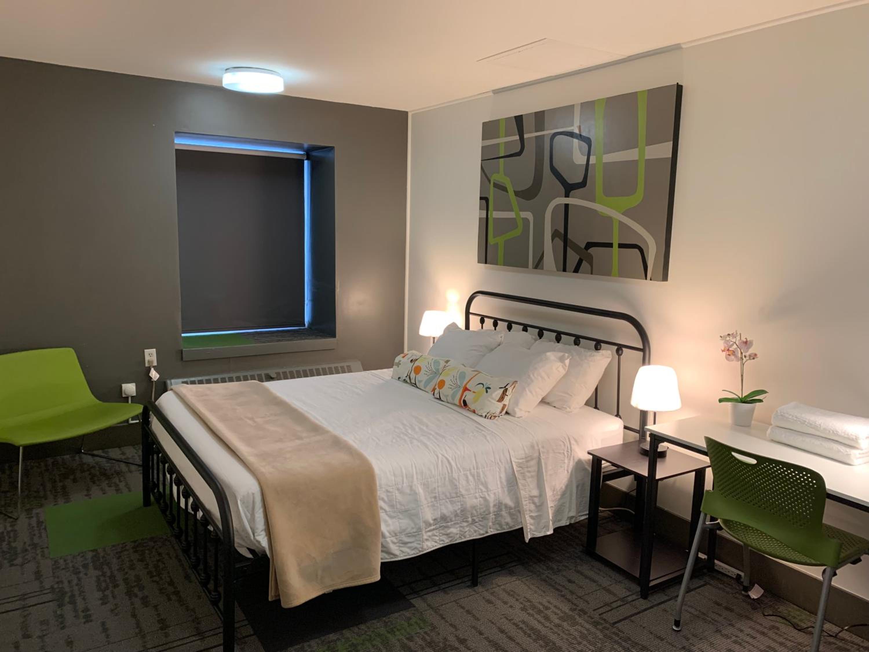Standard Queen Room photo 3