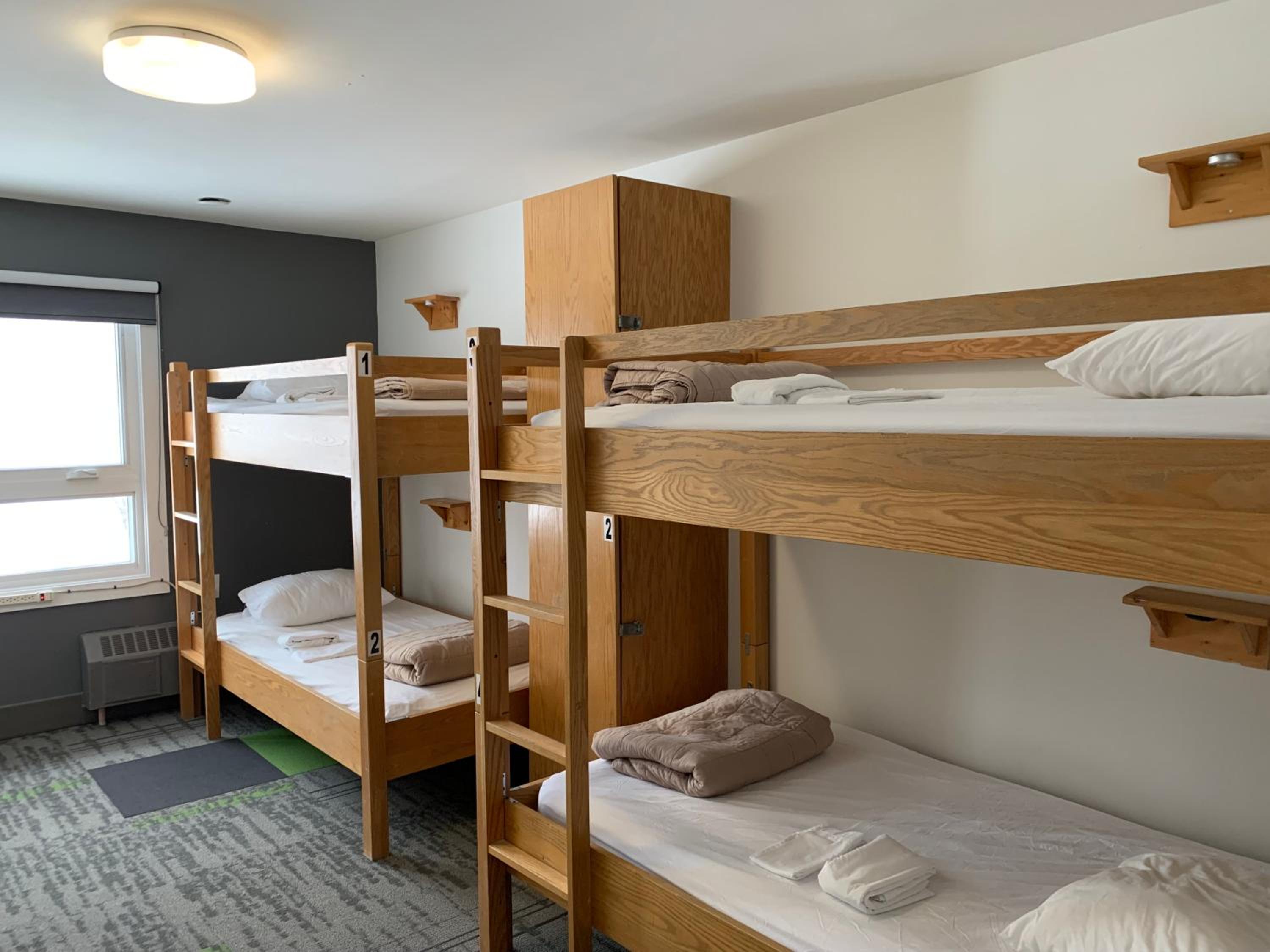 Private 4-Bed Dormitory Room with Shared Bathroom photo 3