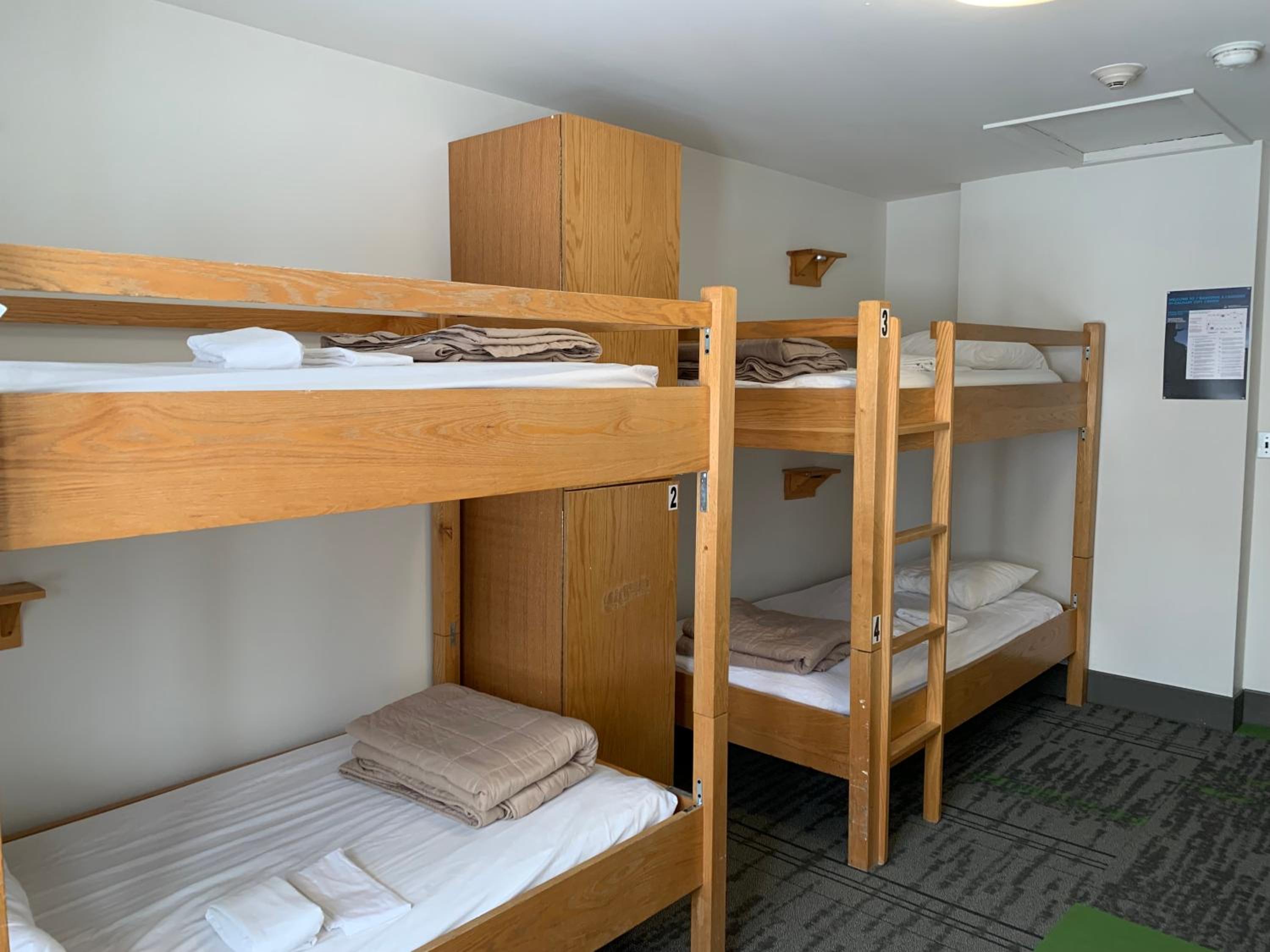 Private 4-Bed Dormitory Room with Shared Bathroom photo 2