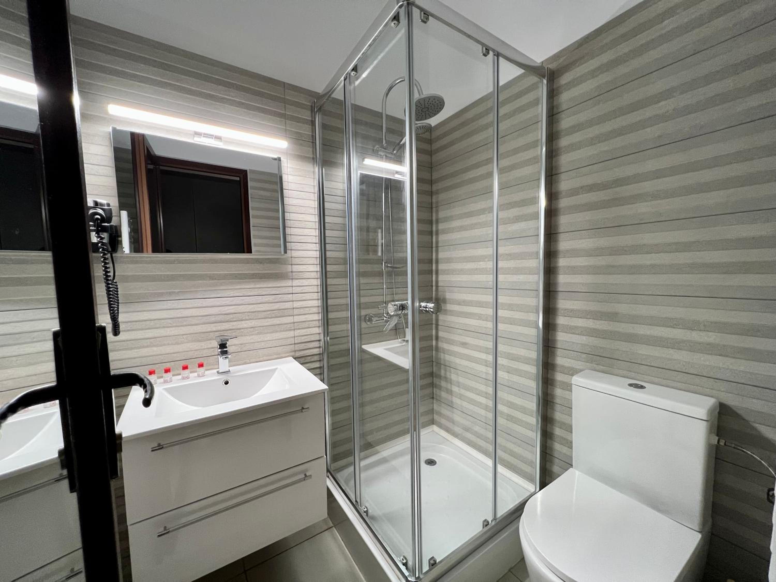 Studio Apartment - Photo 4