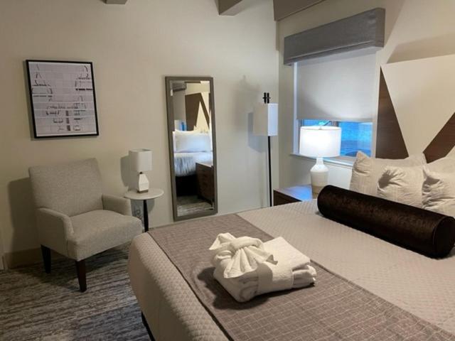 One-Bedroom Apartment - Photo 2