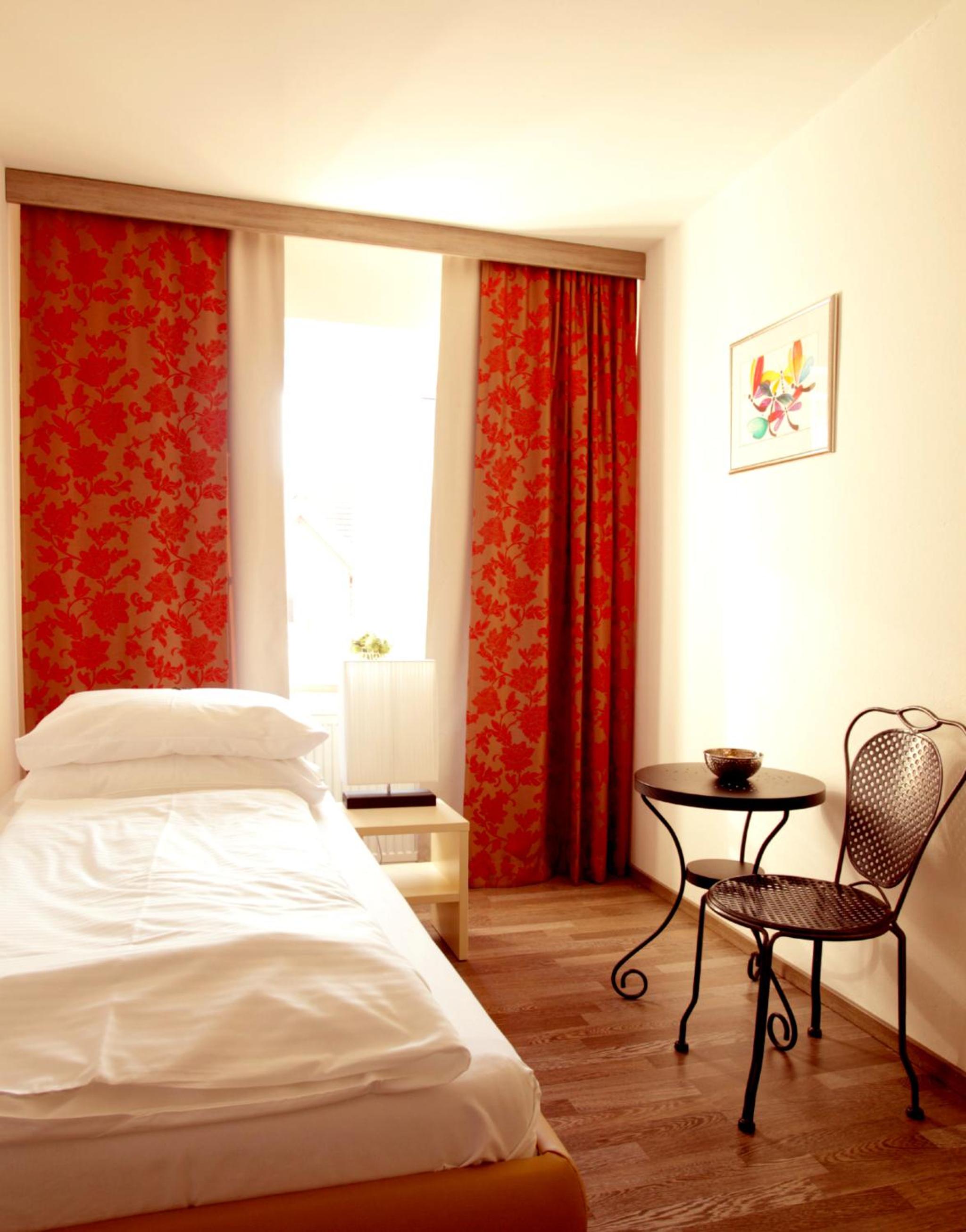 Single Room photo 1