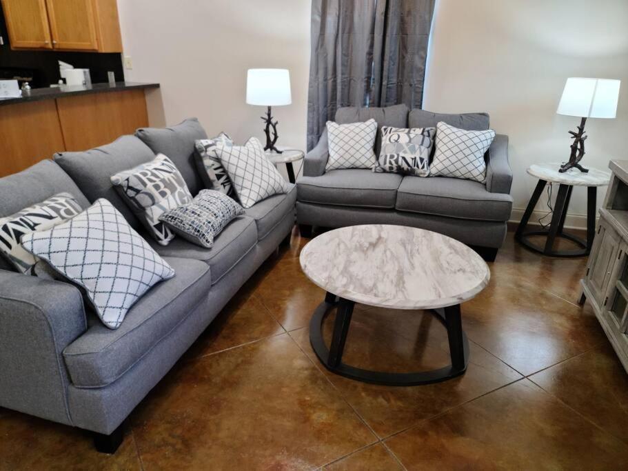 Two-Bedroom Apartment - Photo 2